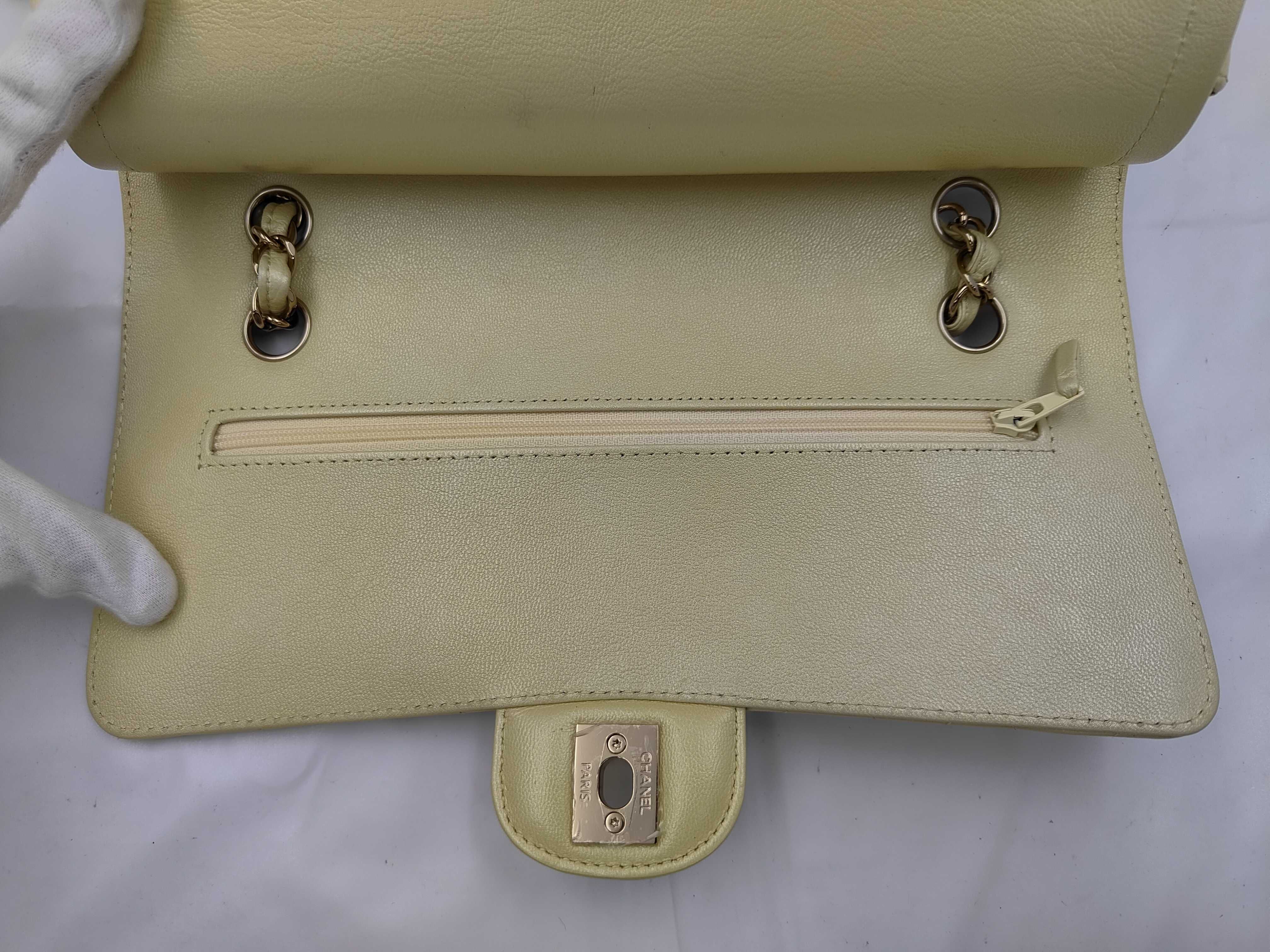 Matelassé 25 Double Flap Lambskin Yellow Chain Shoulder Bag — view 7