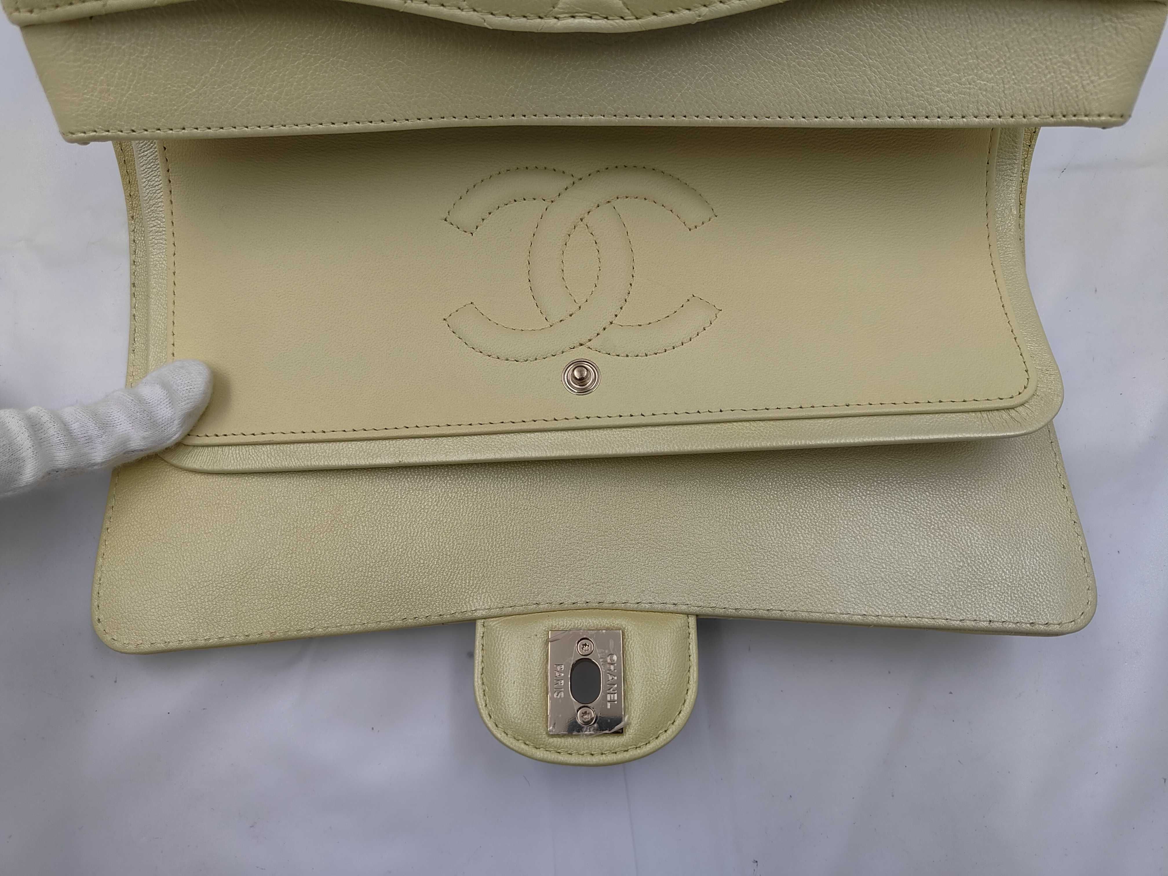 Matelassé 25 Double Flap Lambskin Yellow Chain Shoulder Bag — view 8