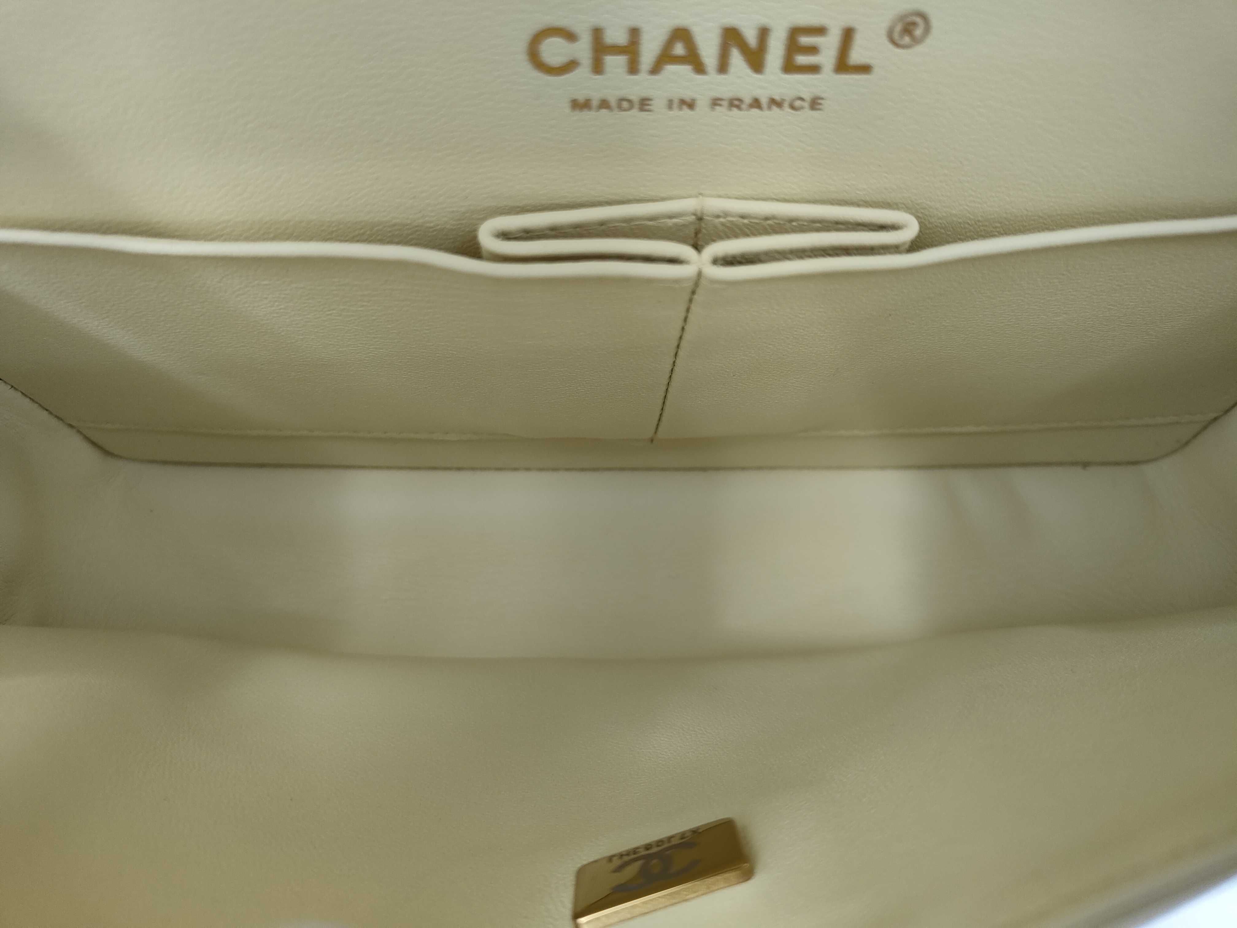 Matelassé 25 Double Flap Lambskin Yellow Chain Shoulder Bag — view 10