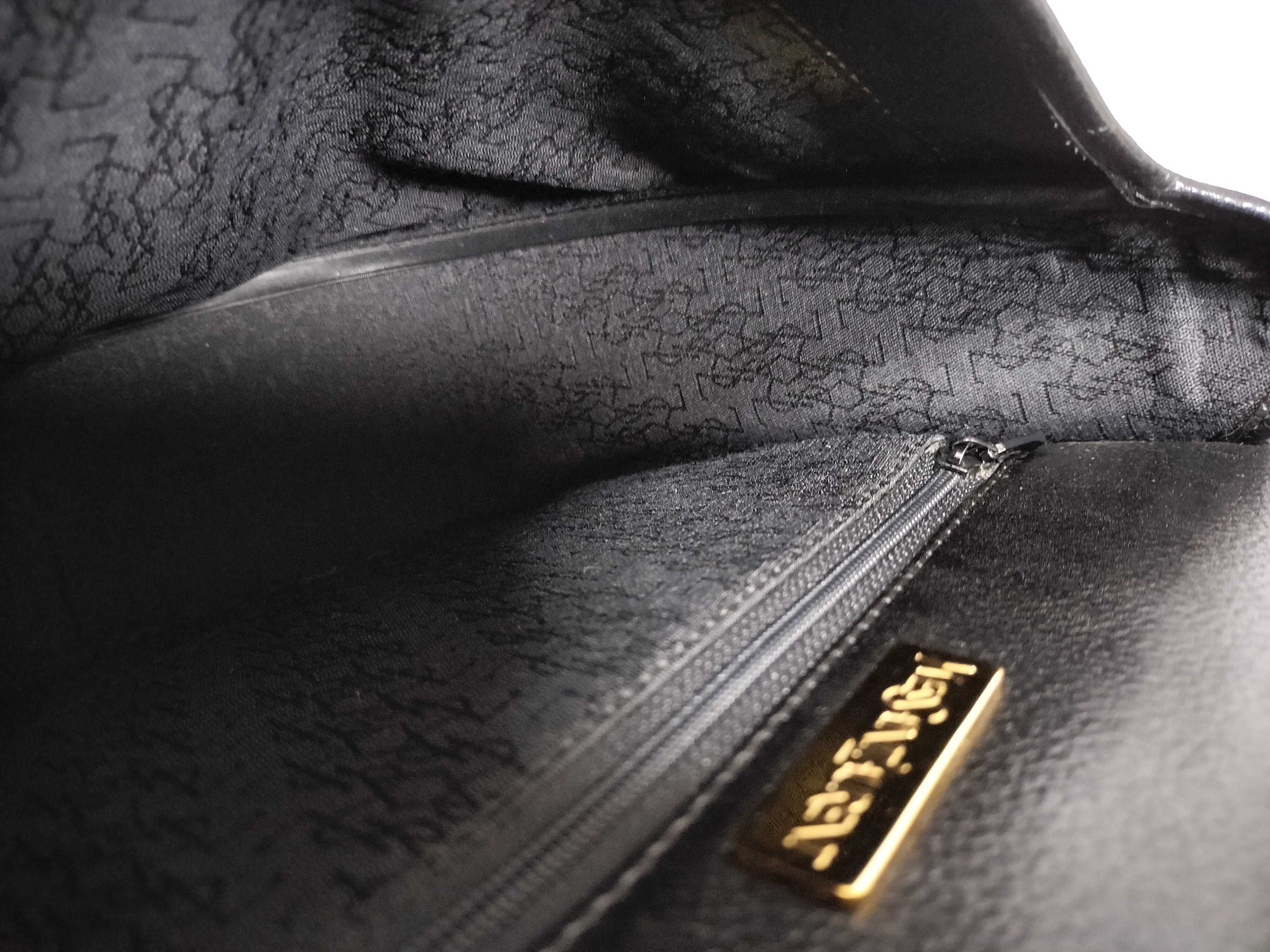 grained leather shoulder bag with flap — view 13