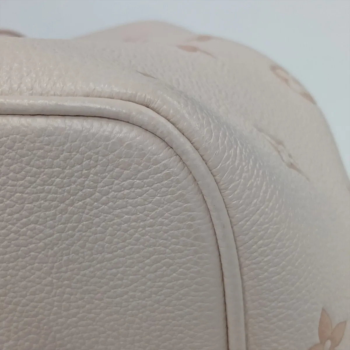Bicolor Monogram Empreinte NeoNoe MM M14401 Beige (RFID detected) — view 15
