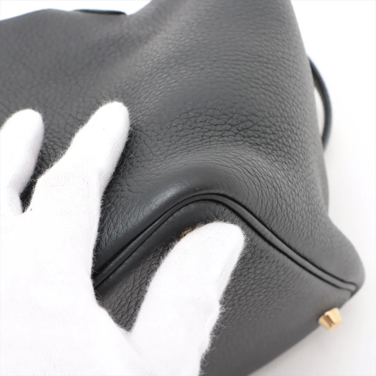 Picotin Lock 18 PM, Taurillon Clemence leather, black with gold hardware, U: 2022 — view 11