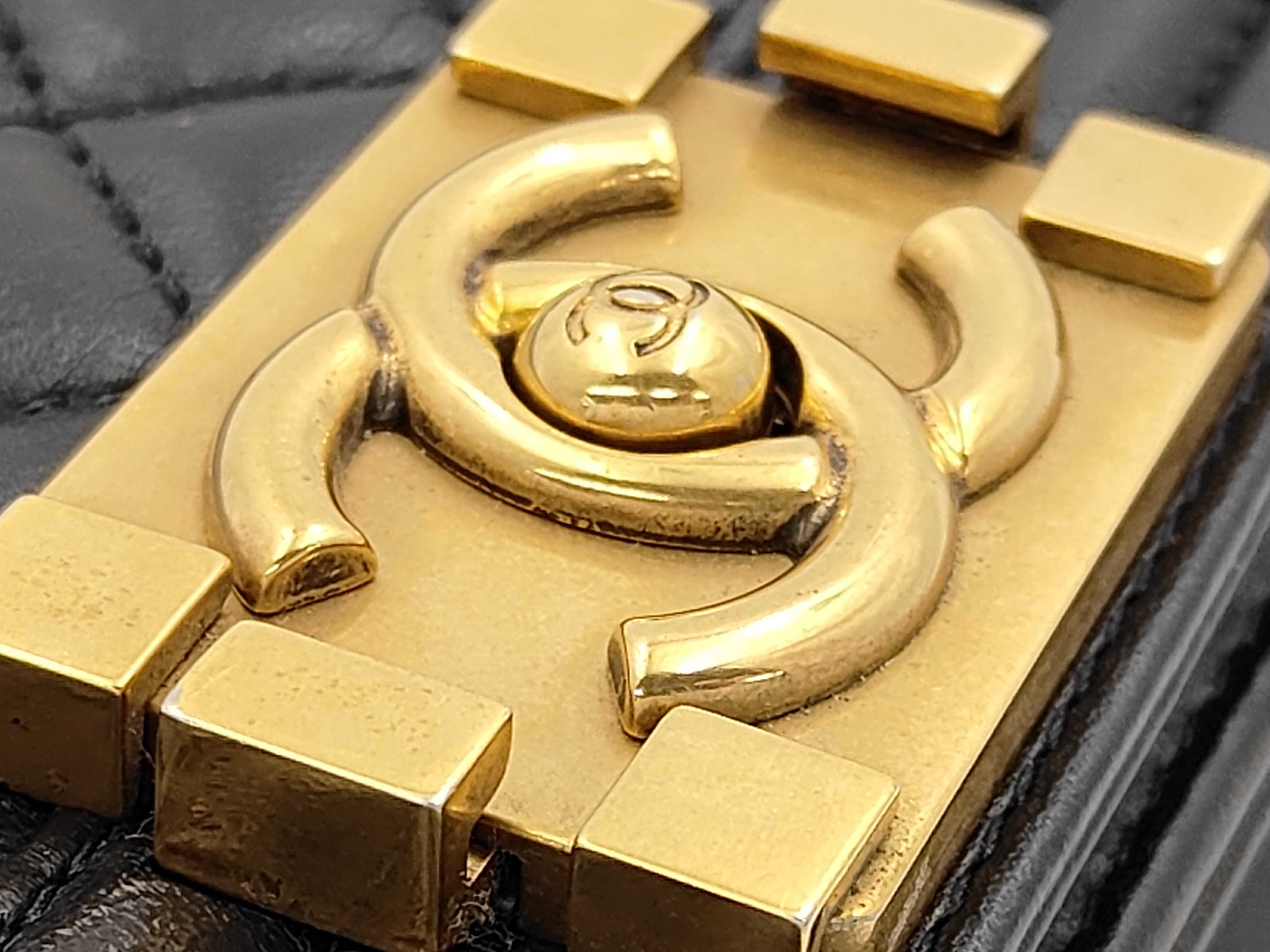 Boy Chanel Shoulder Bag — view 15
