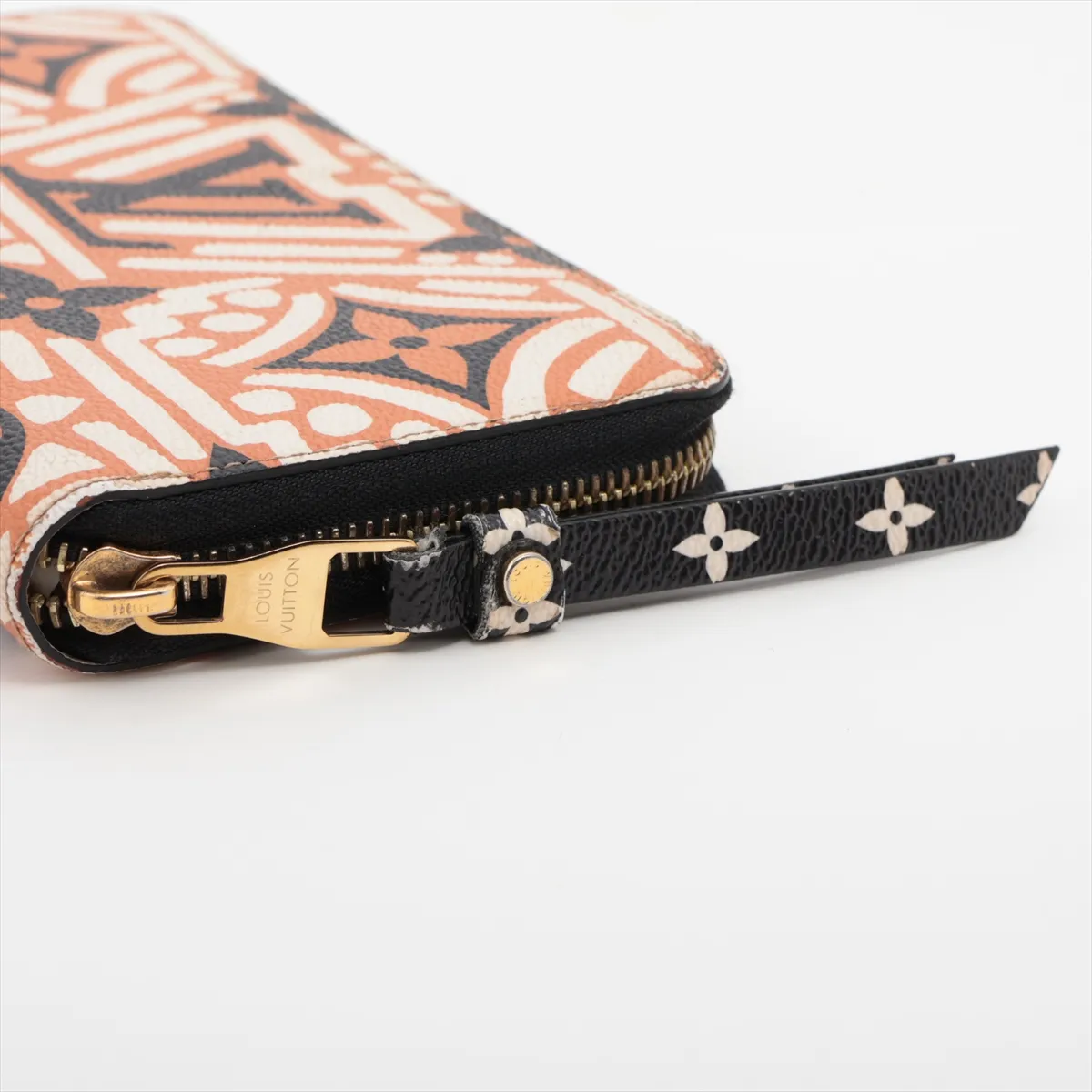 LV Crafty Zippy Wallet M69437 Crème Caramel Round Zip Wallet RFID detected, zipper is stiff — view 13