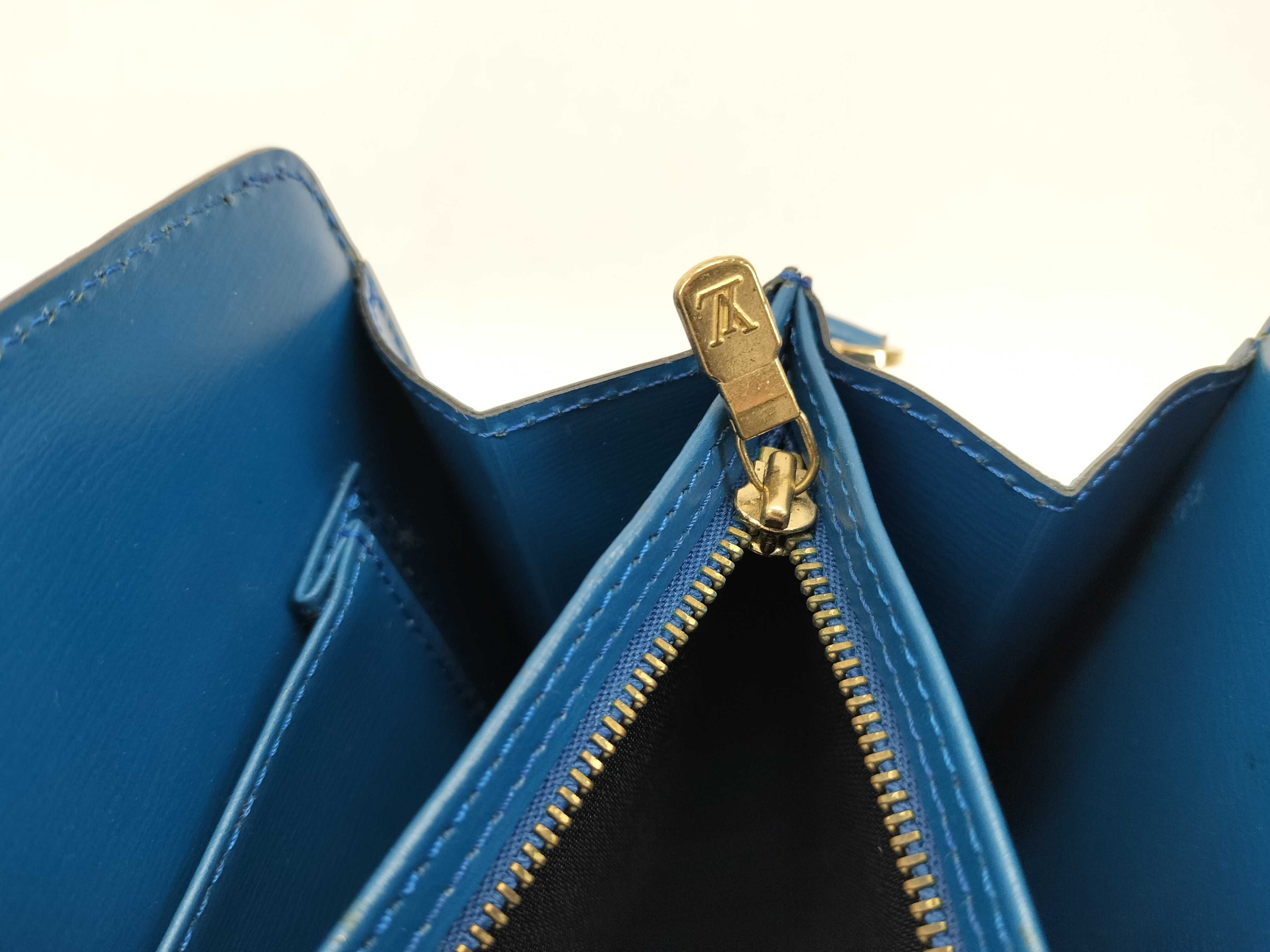 Epi Capucines Shoulder Bag — view 14