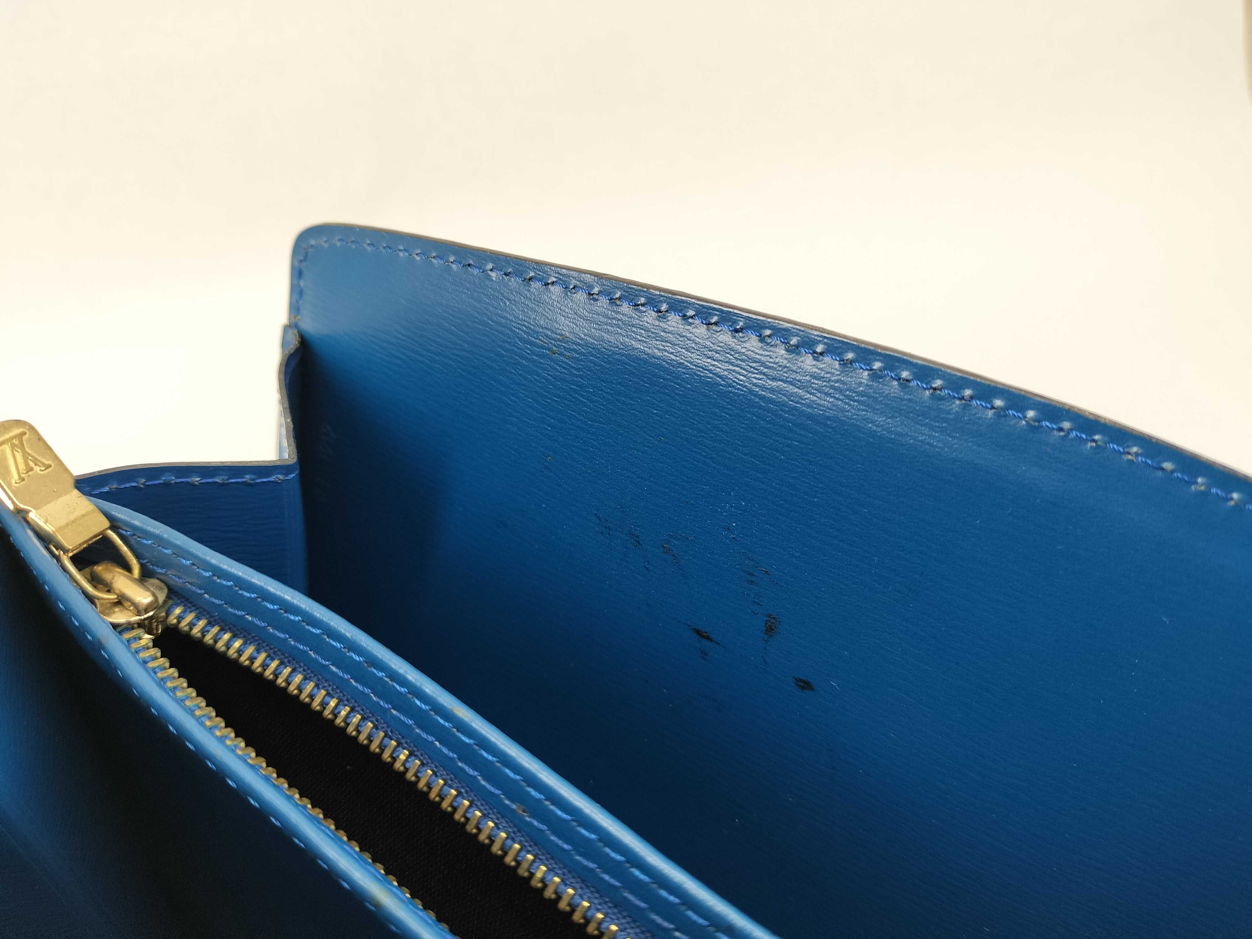 Epi Capucines Shoulder Bag — view 15