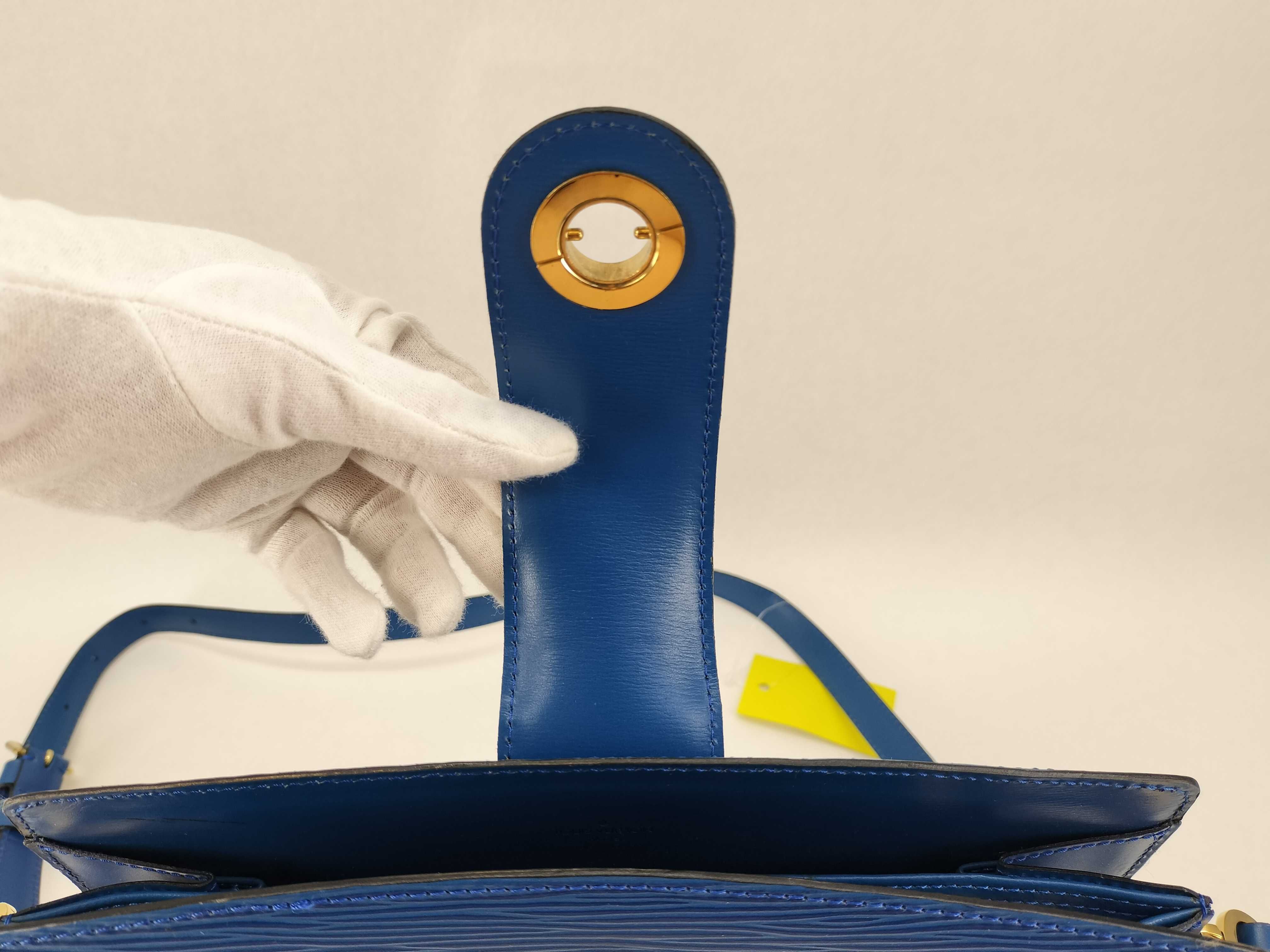 Epi Capucines Shoulder Bag — view 10