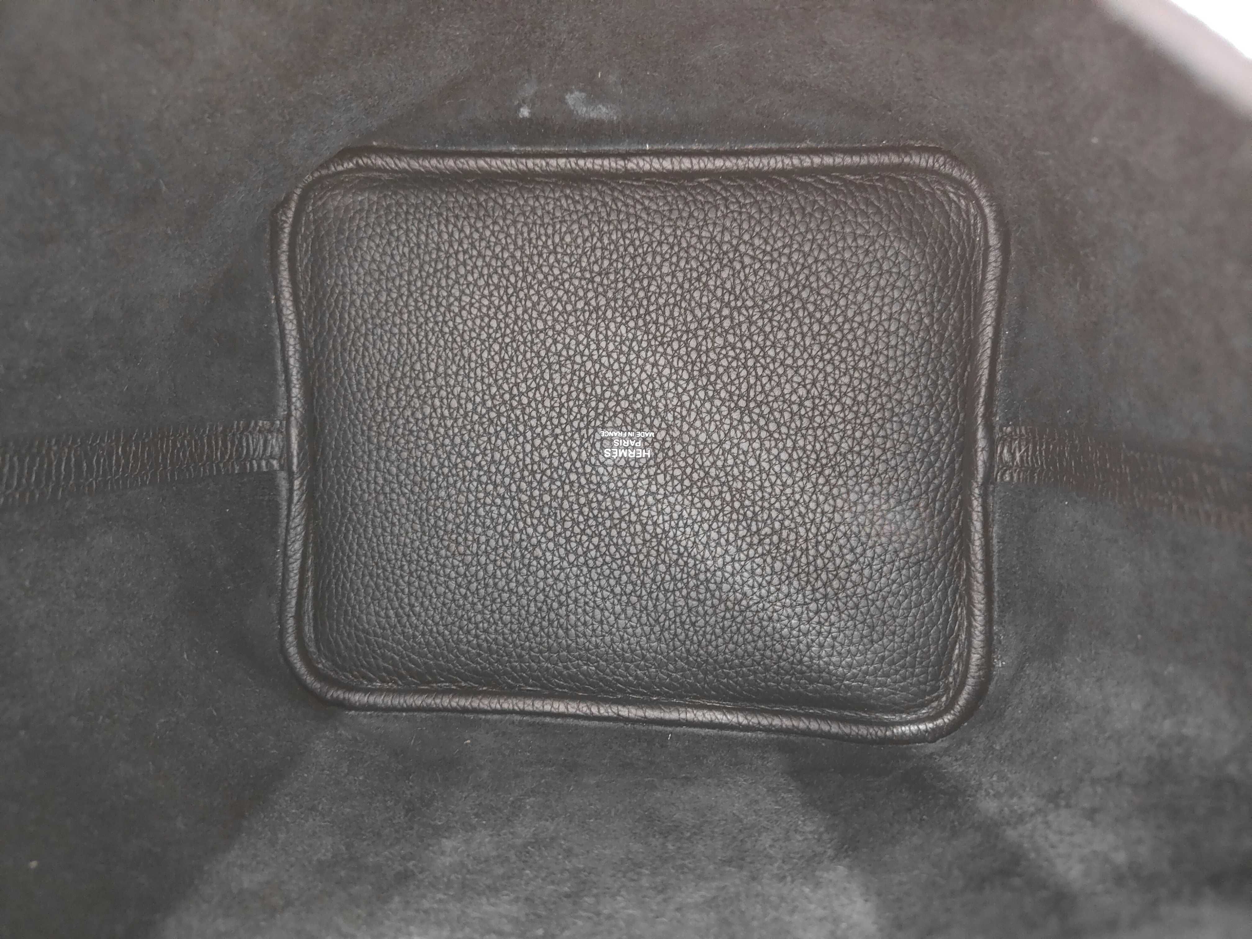 Picotin Lock MM Taurillon Leather Noir Silver Hardware B Stamp Handbag — view 8