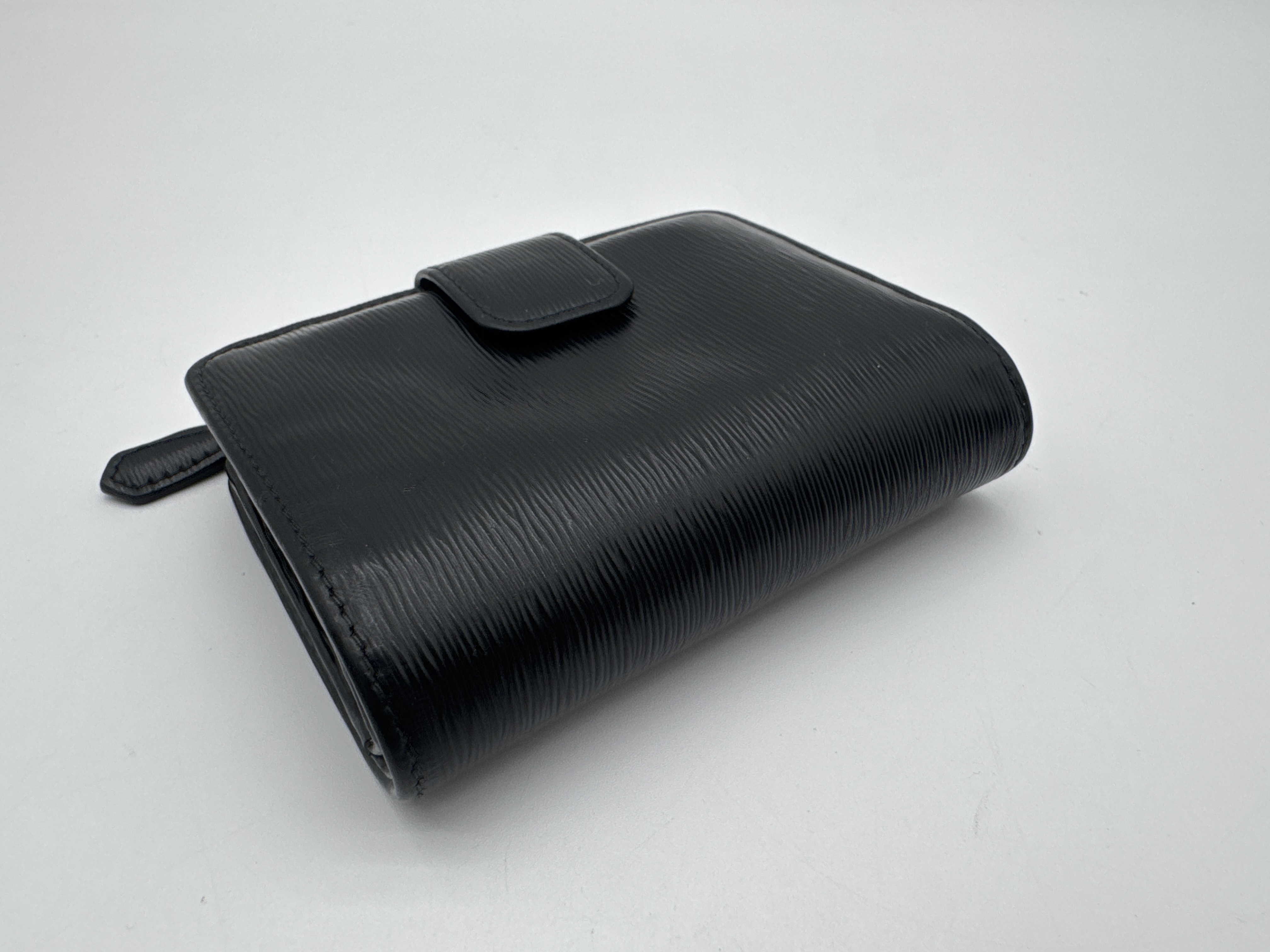 Bi-fold L-shaped Black Wallet — view 7