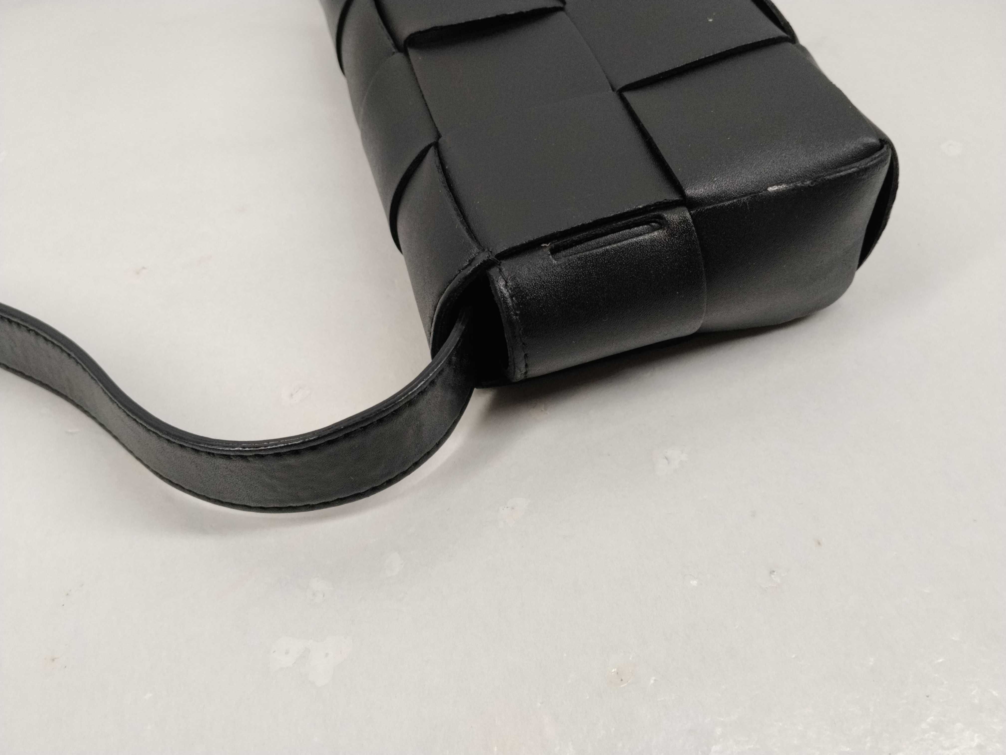Intrecciato Bottega Veneta Cassette Shoulder Bag Leather Black Shoulder Bag — view 5