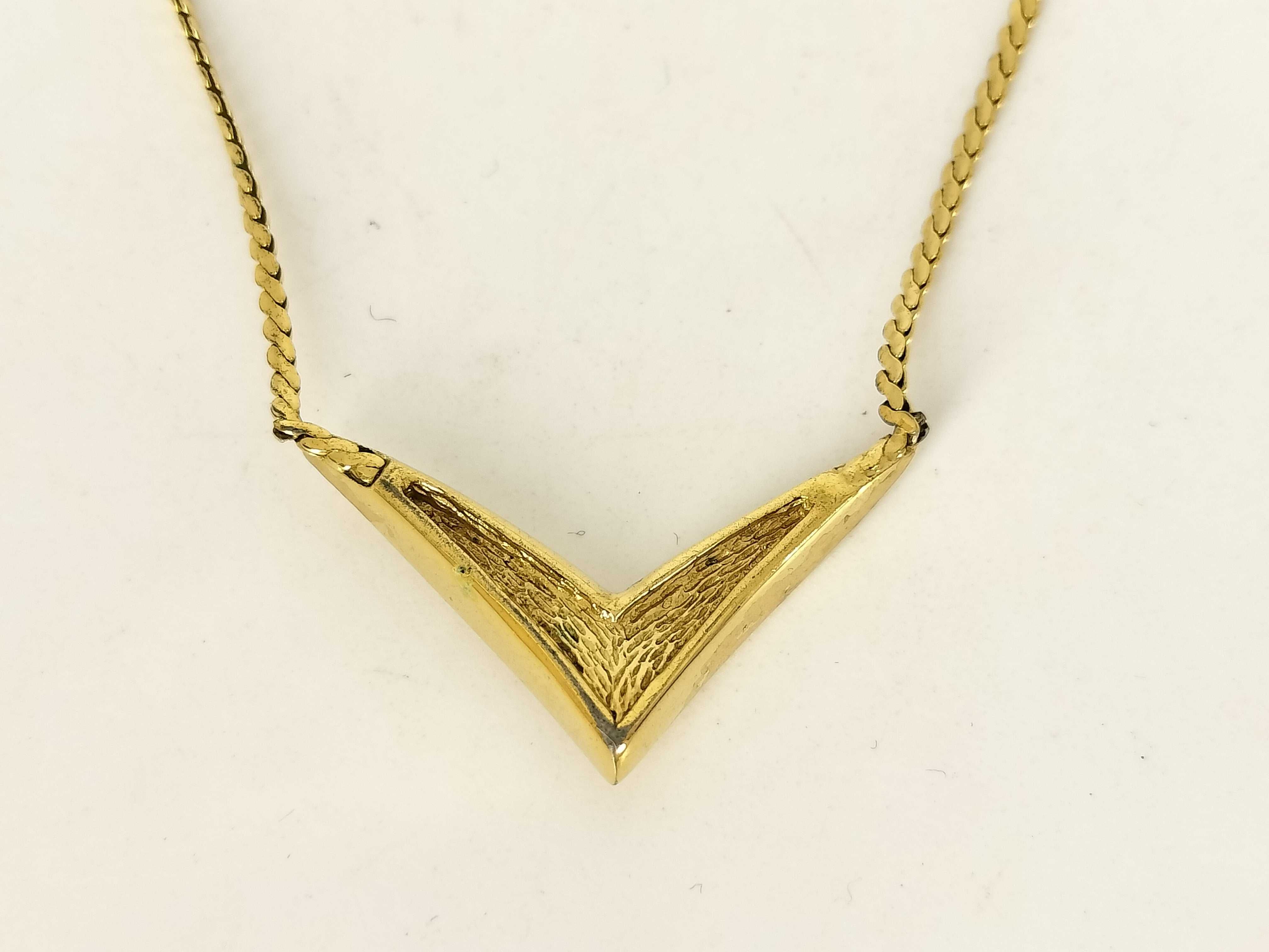 necklace — view 2