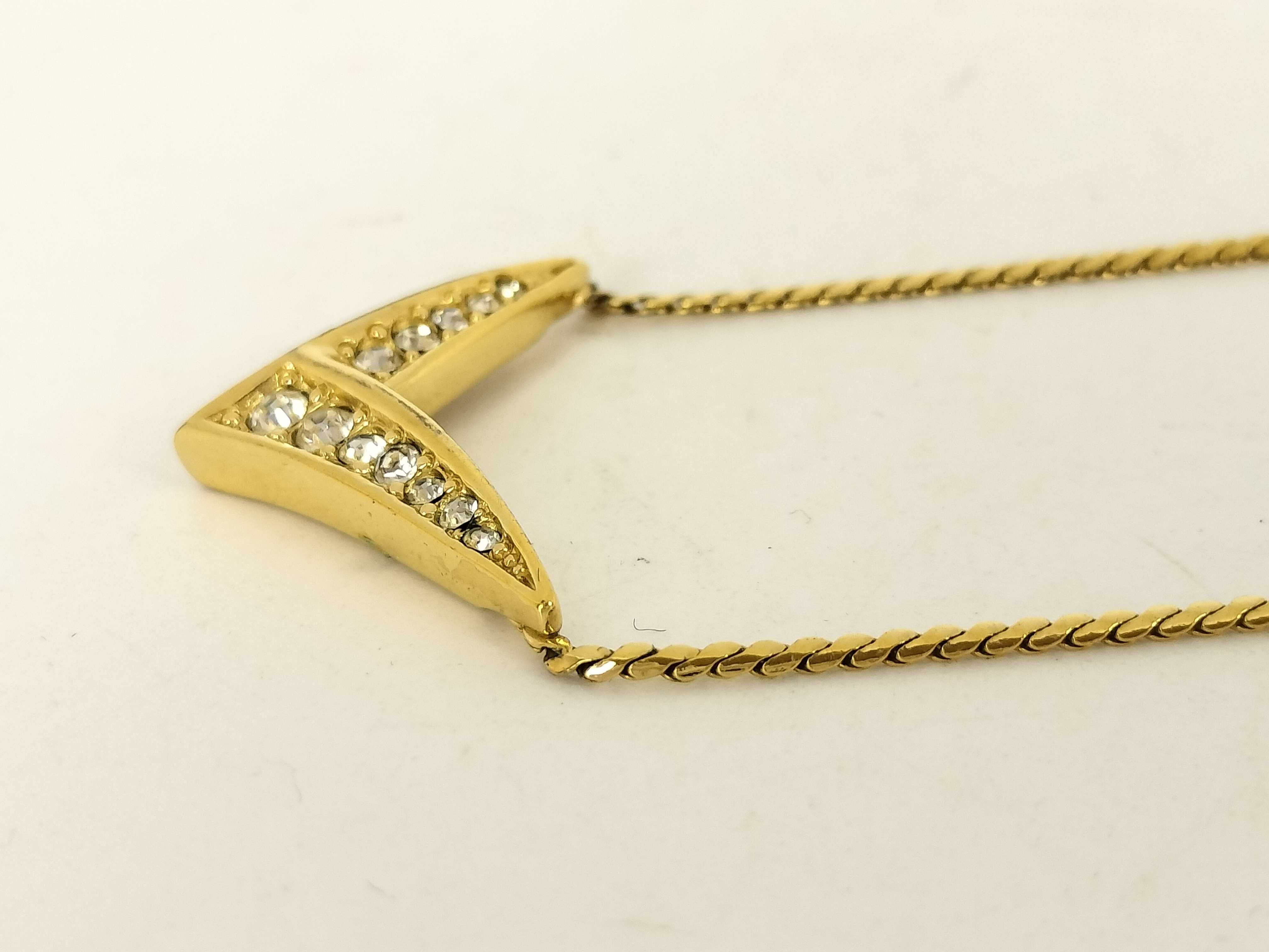 necklace — view 3