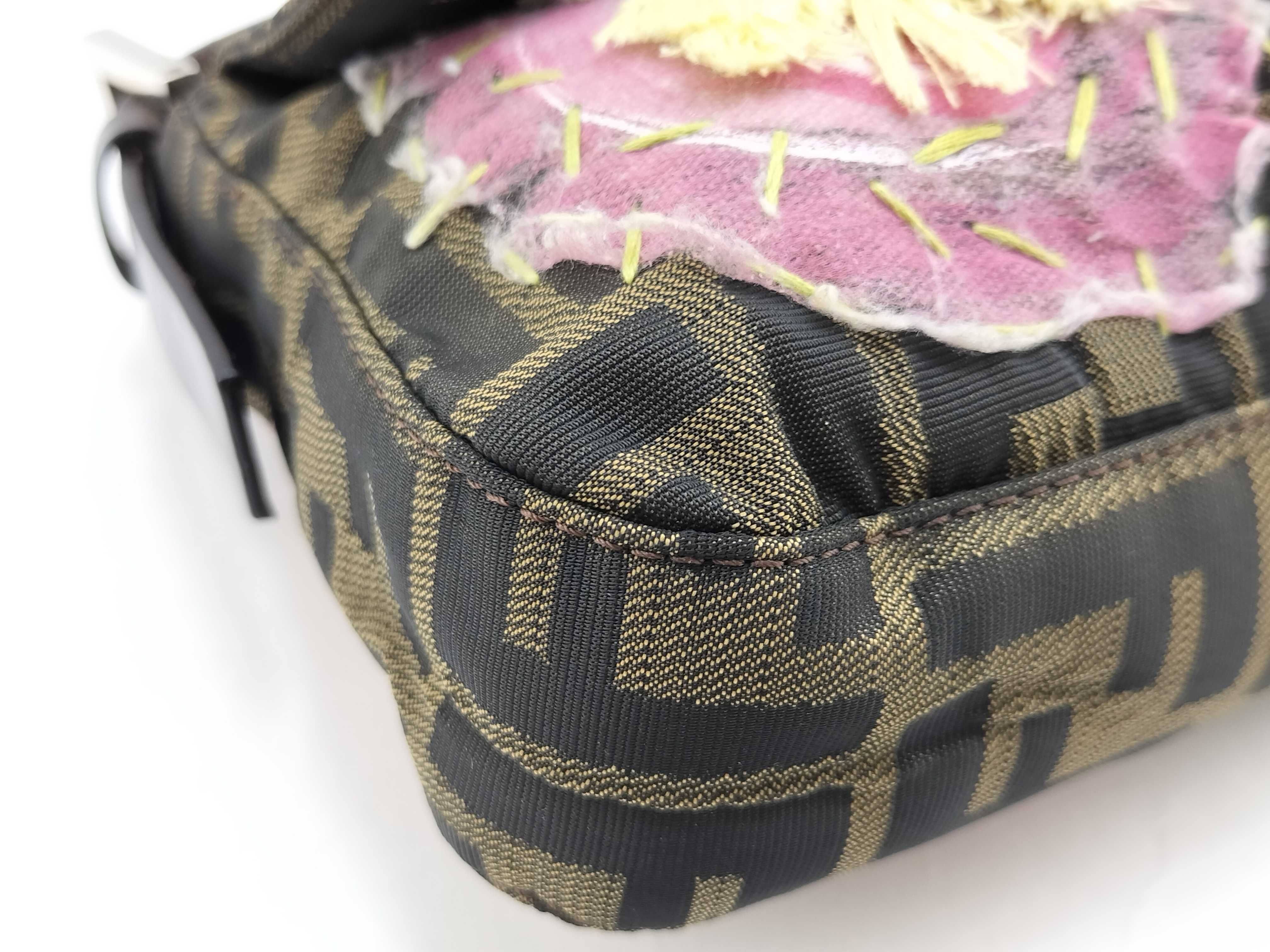 Zucca pattern Fendi Baguette Zucca pattern flower motif one-shoulder bag khaki shoulder bag — view 7