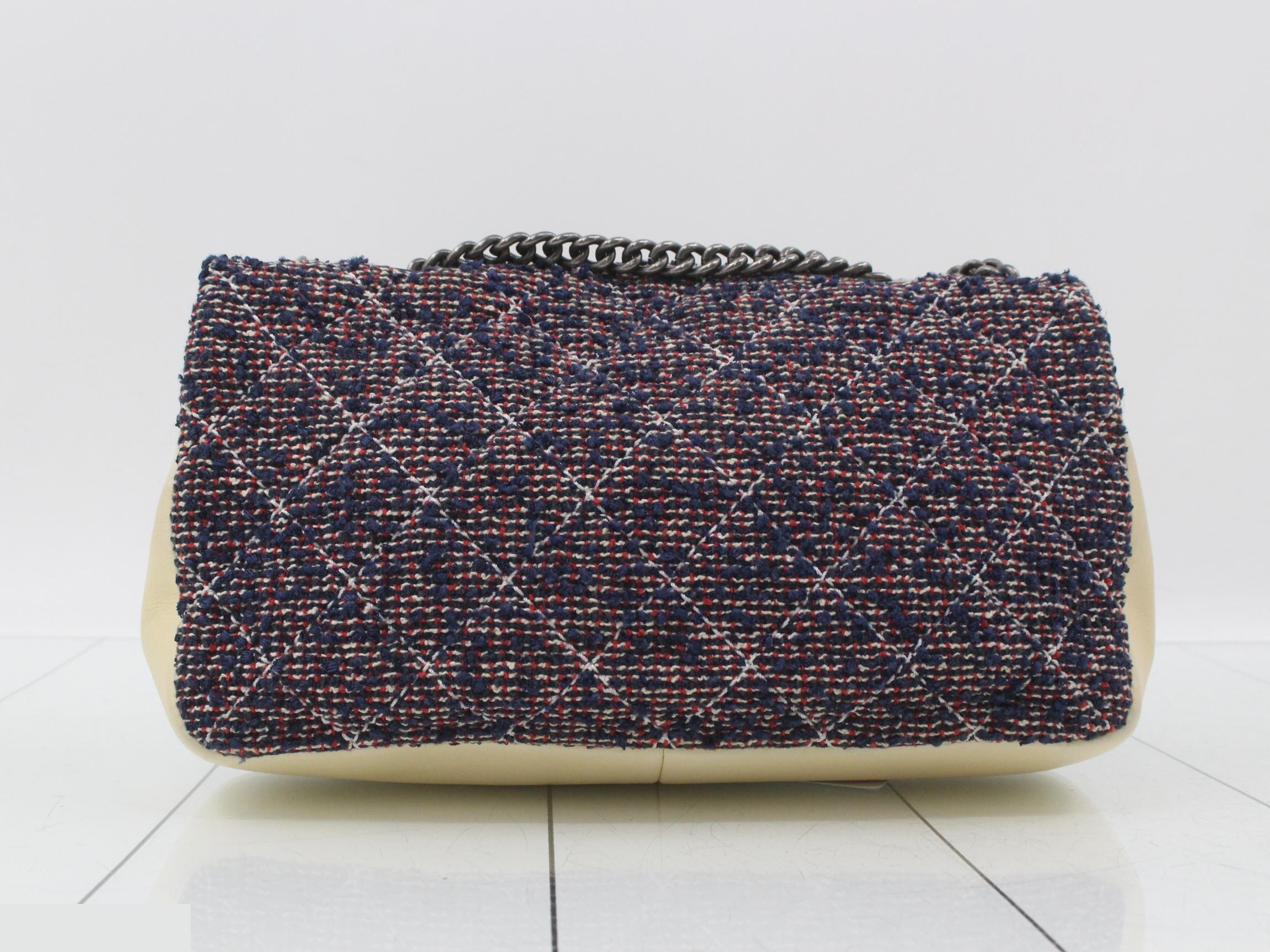 Matelassé Tweed — view 2