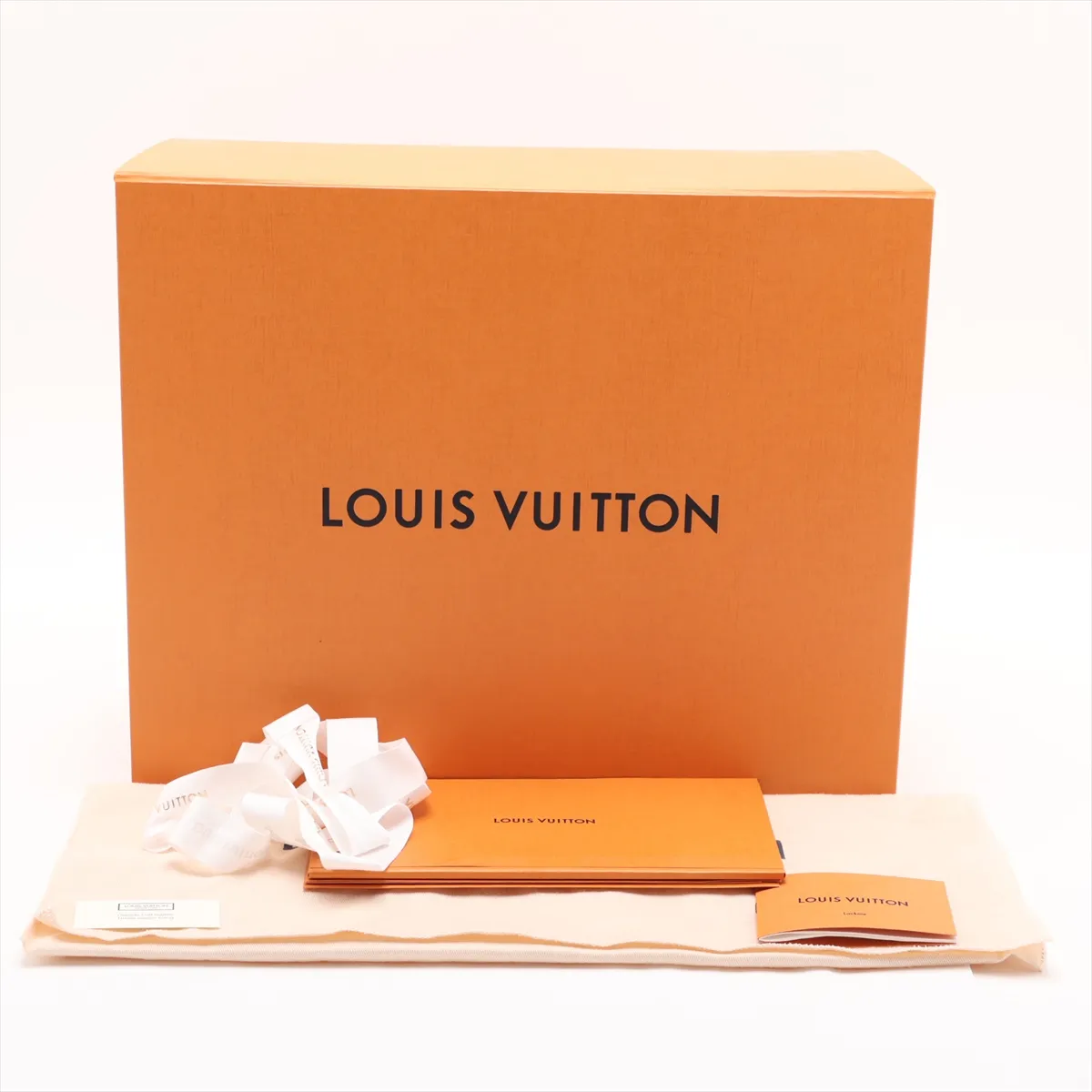 LV logo Lockme Ever MM M51395 AR3169 Black RFID responsive — view 11