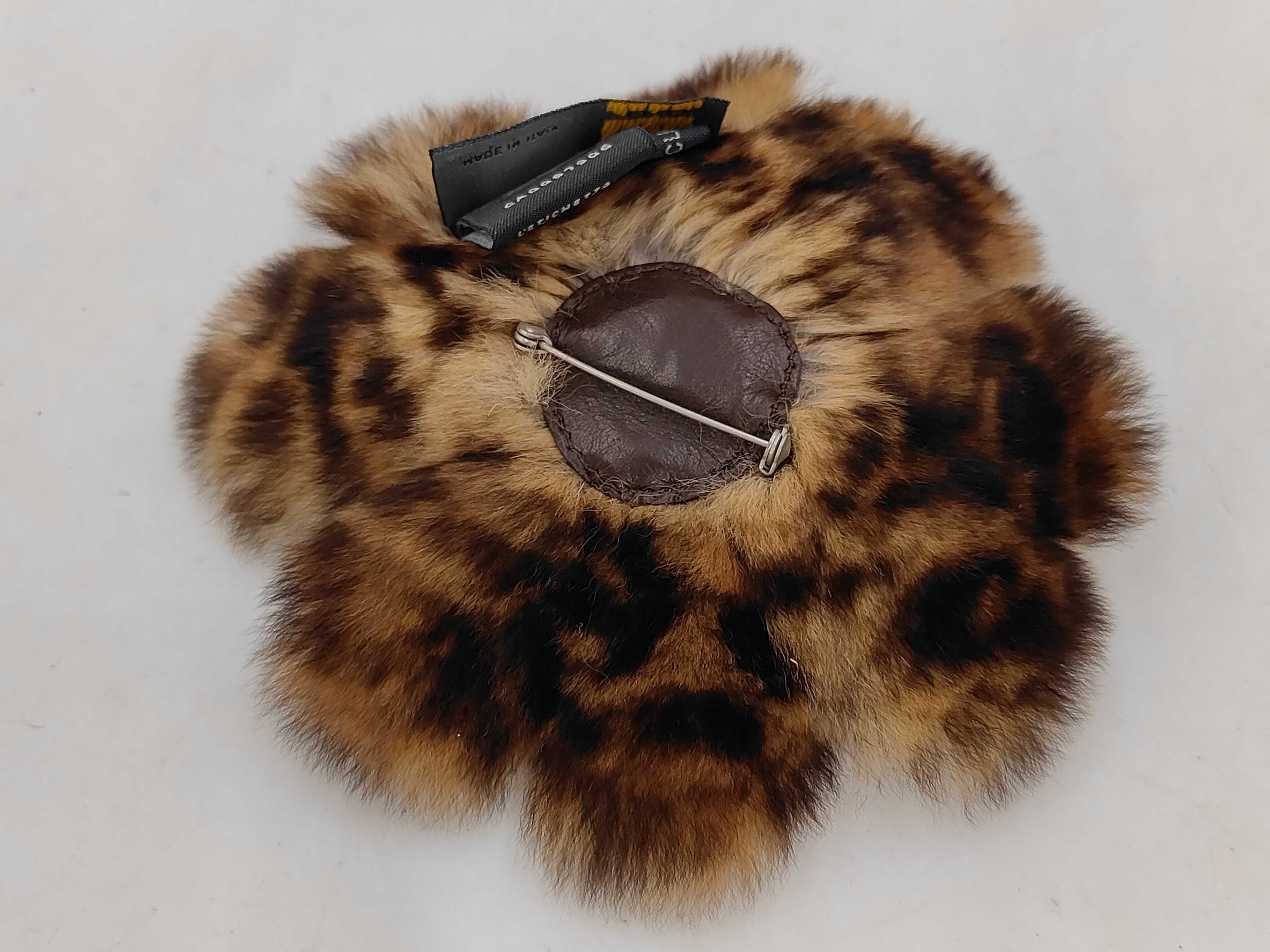 Brooch — view 5