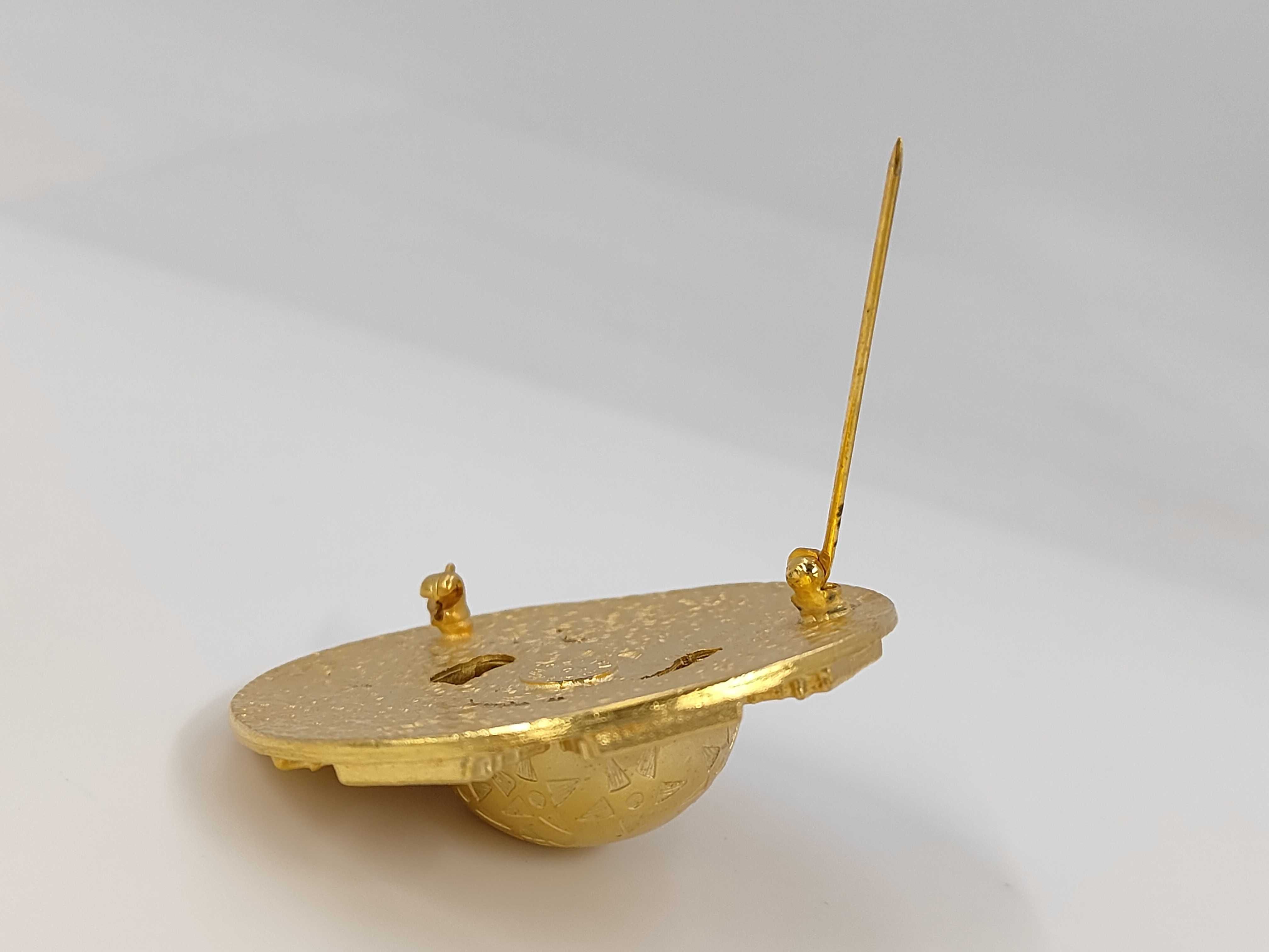 Star Ball Arc de Triomphe Brooch — view 4
