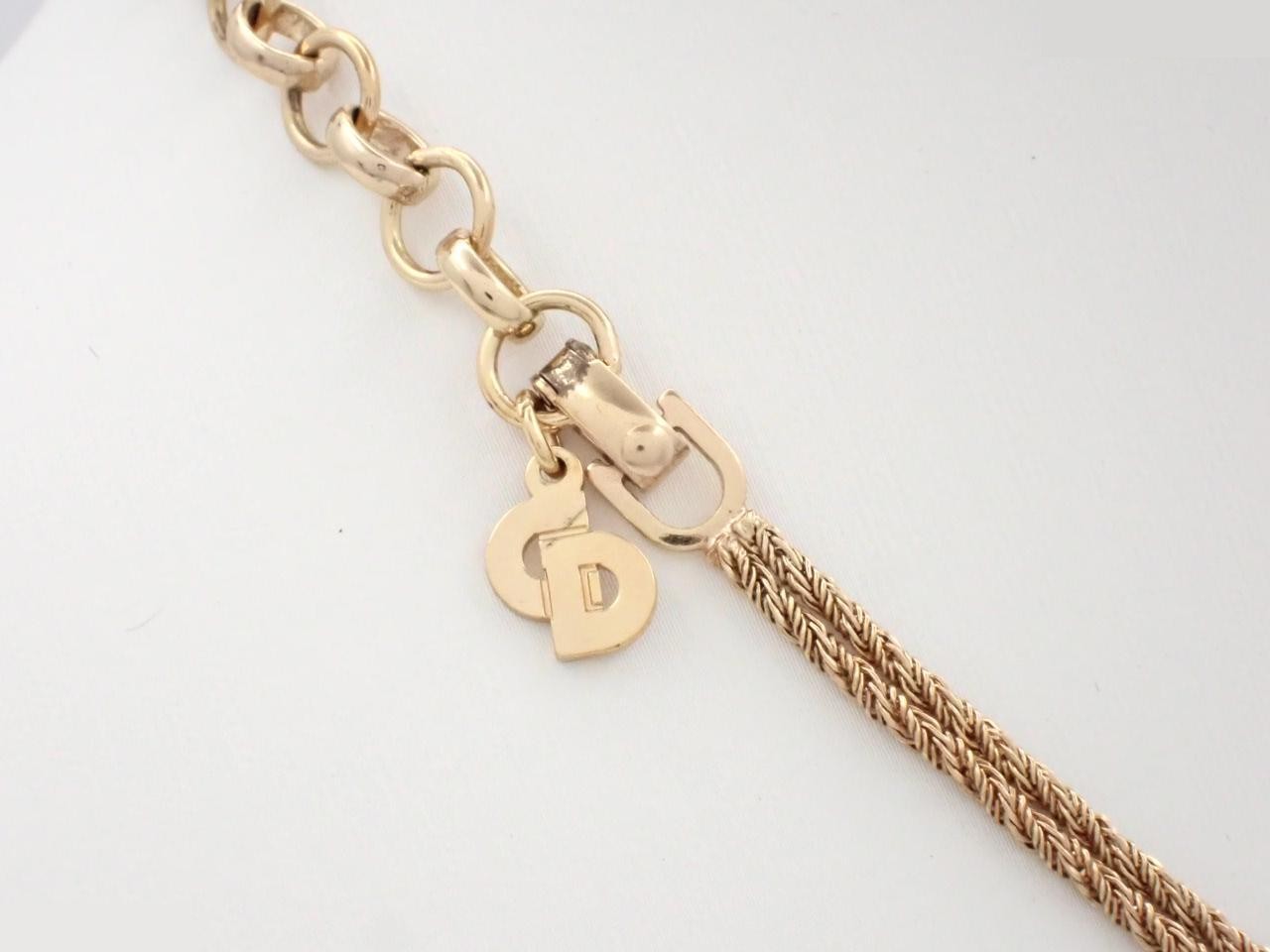 Other lines: Precious metal necklaces and pendants, total length approximately 44 cm. — view 2
