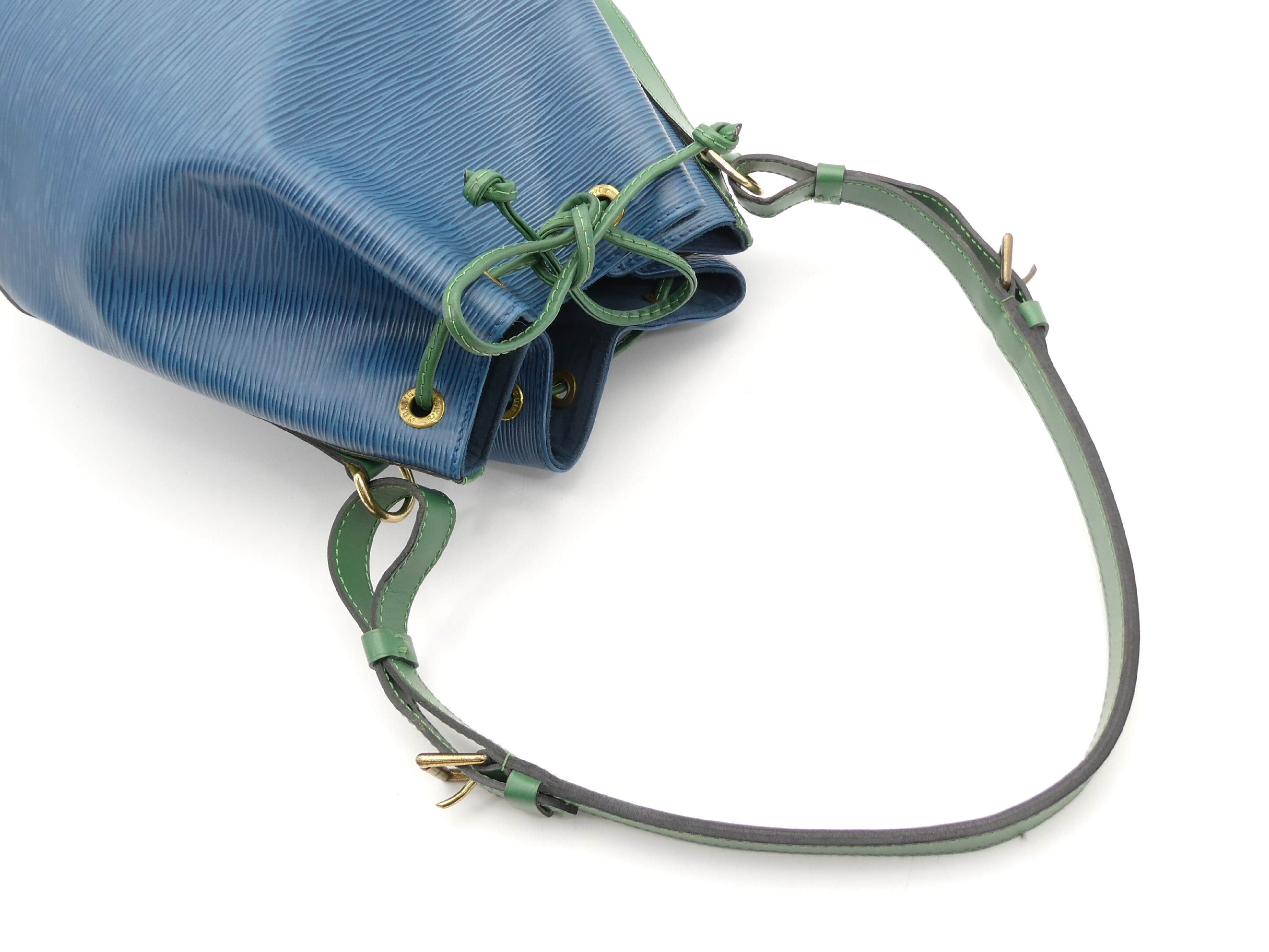 Epi Noé Shoulder Bag — view 6