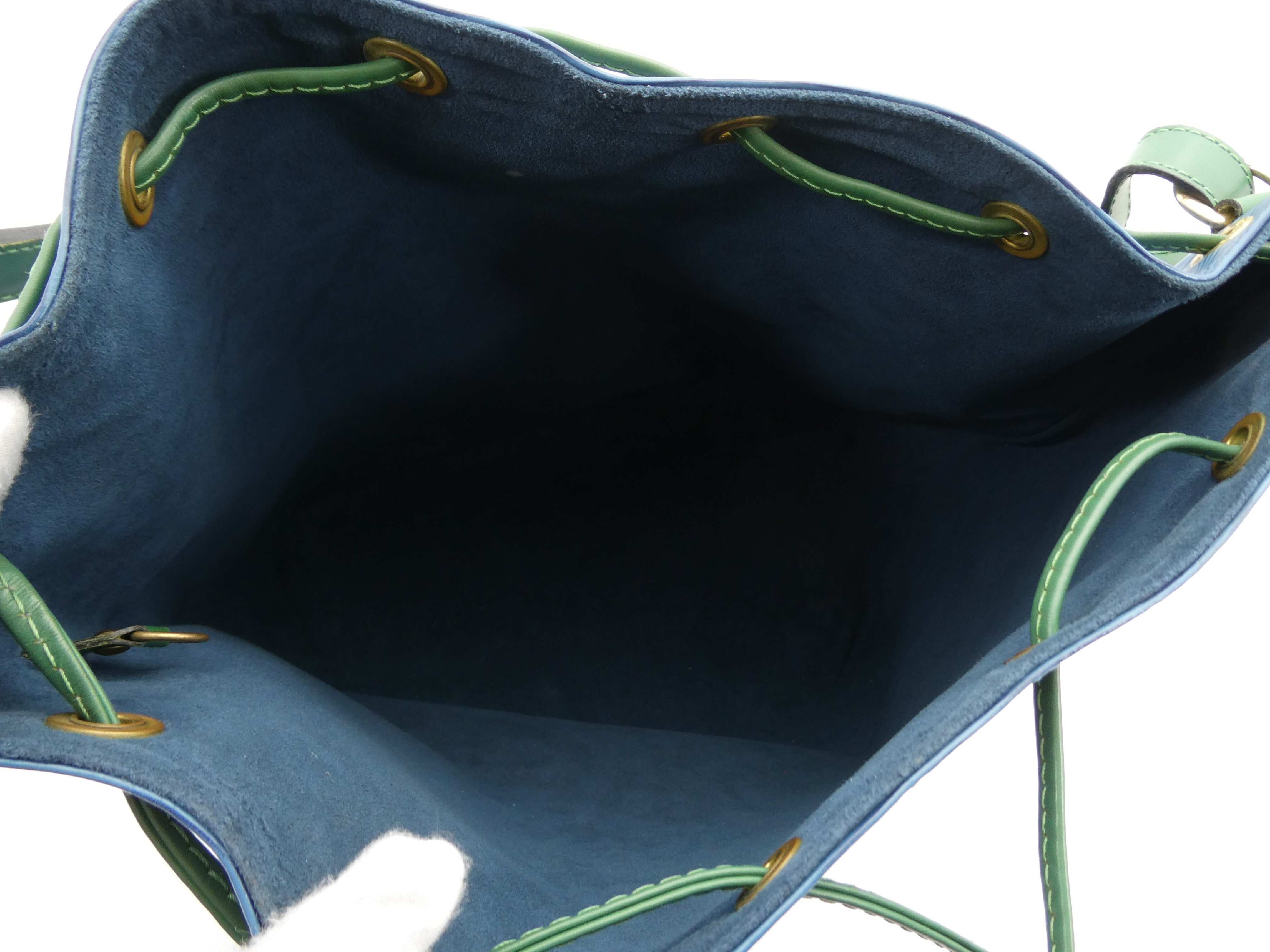 Epi Noé Shoulder Bag — view 7