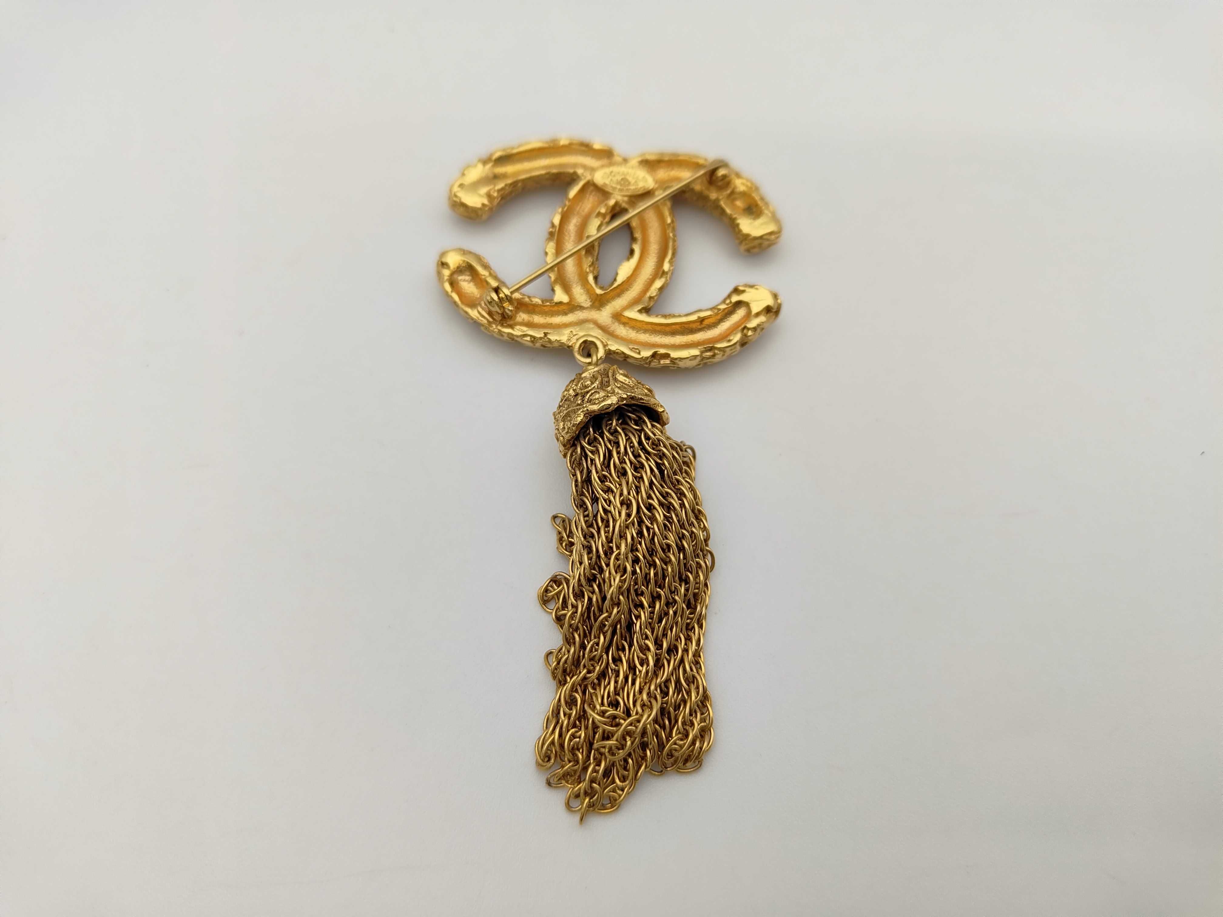 93A Coco Mark Lava Fringe Brooch — view 2