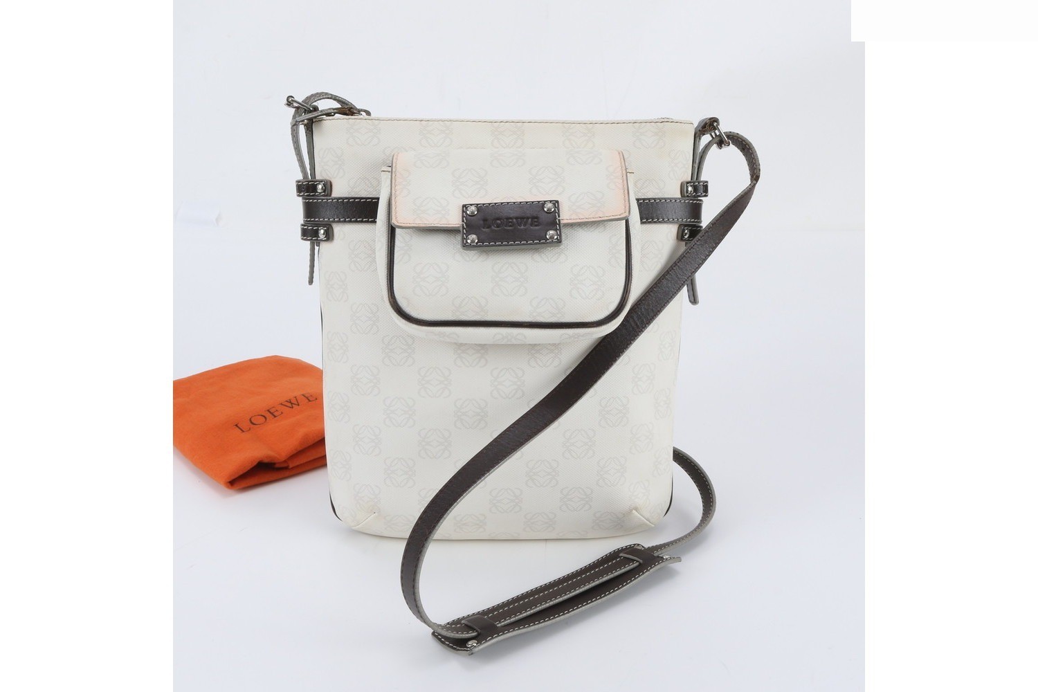 Anagram Repeat Leather Shoulder Bag