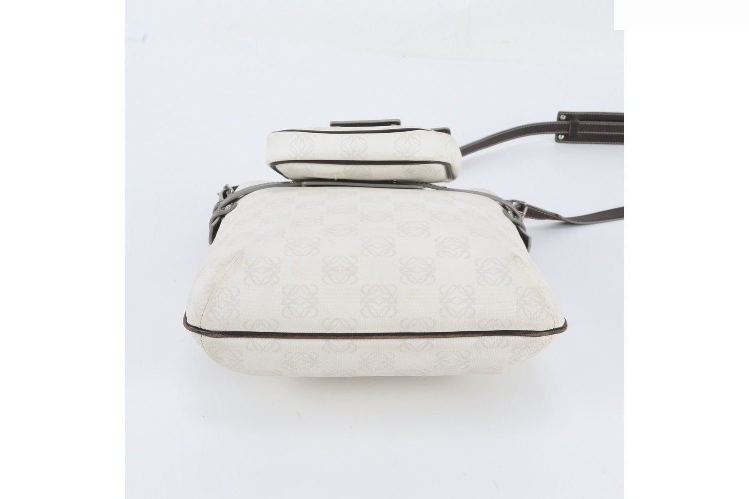 Anagram Repeat Leather Shoulder Bag — view 5