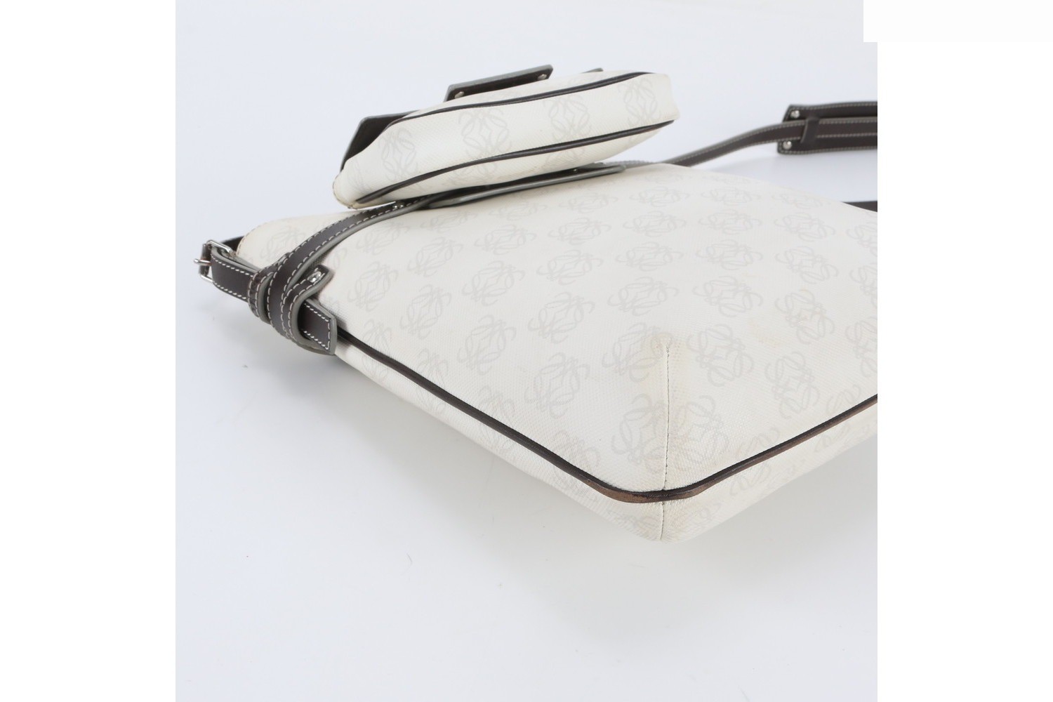 Anagram Repeat Leather Shoulder Bag — view 6