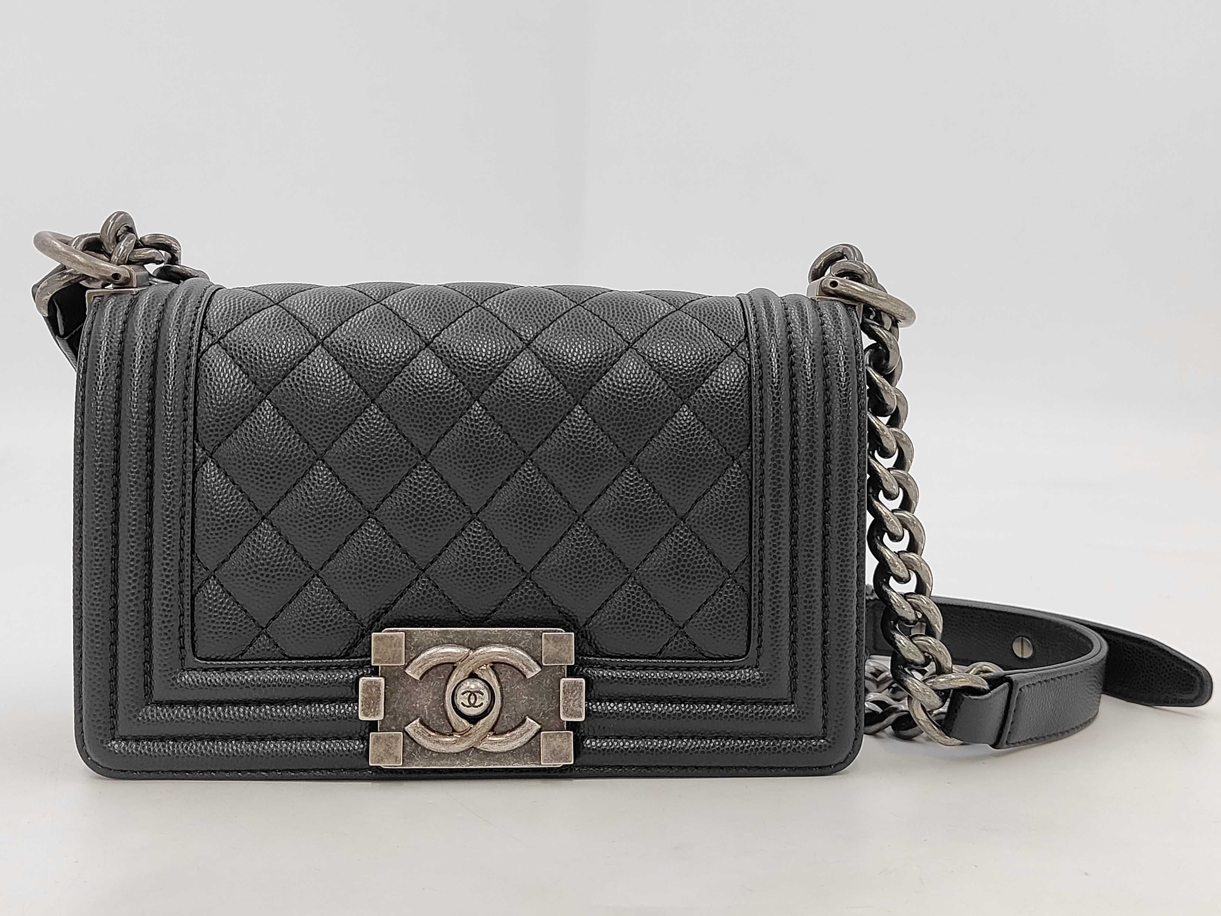 A67085 Boy Chanel Shoulder Bag