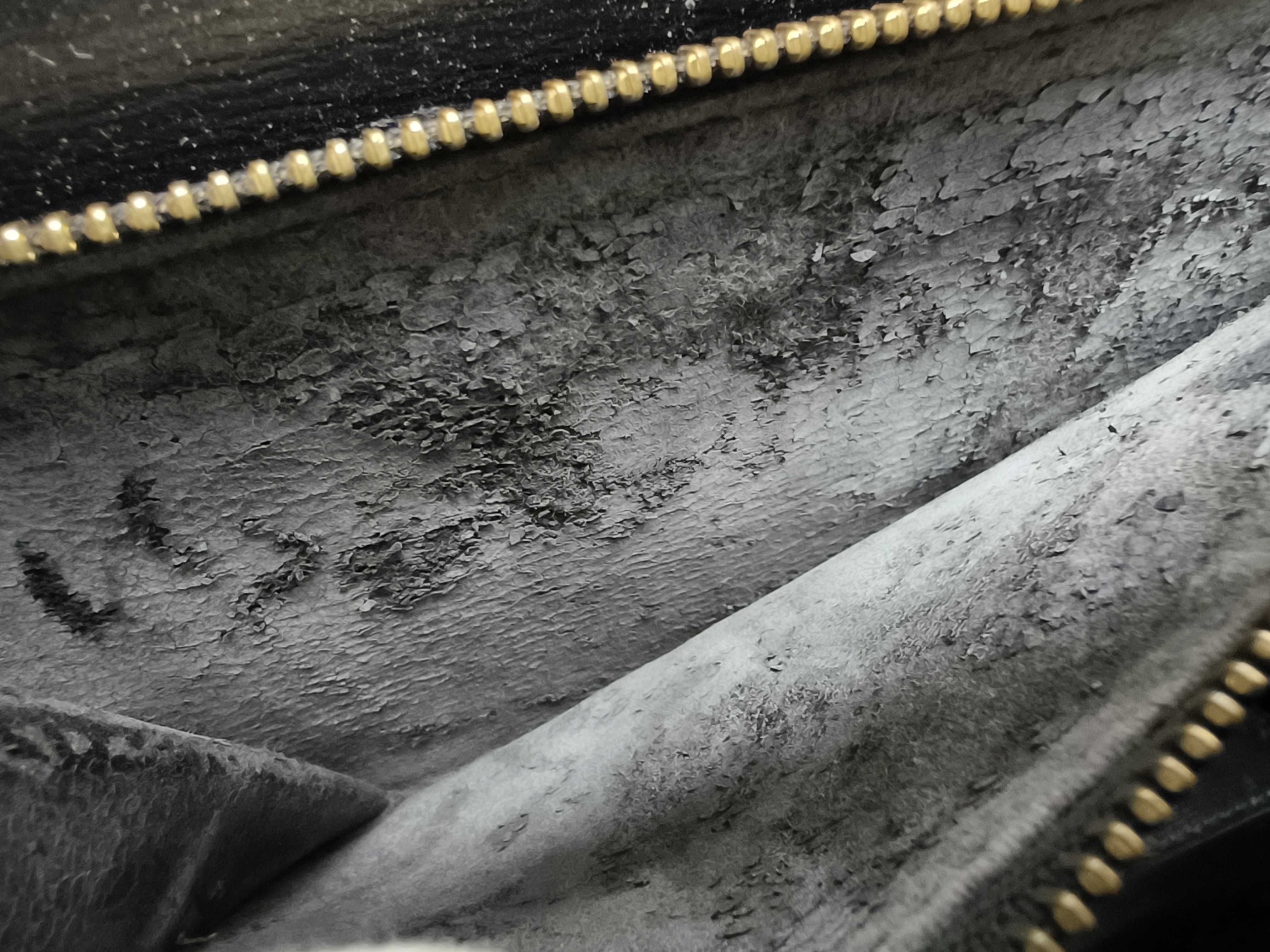 Epi Leather Handbag M52372 Black — view 11