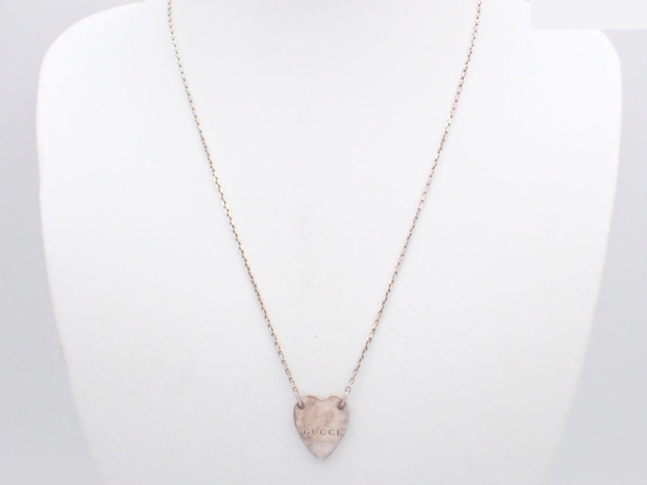 Heart-shaped necklace, chain approximately 48cm long. — view 3