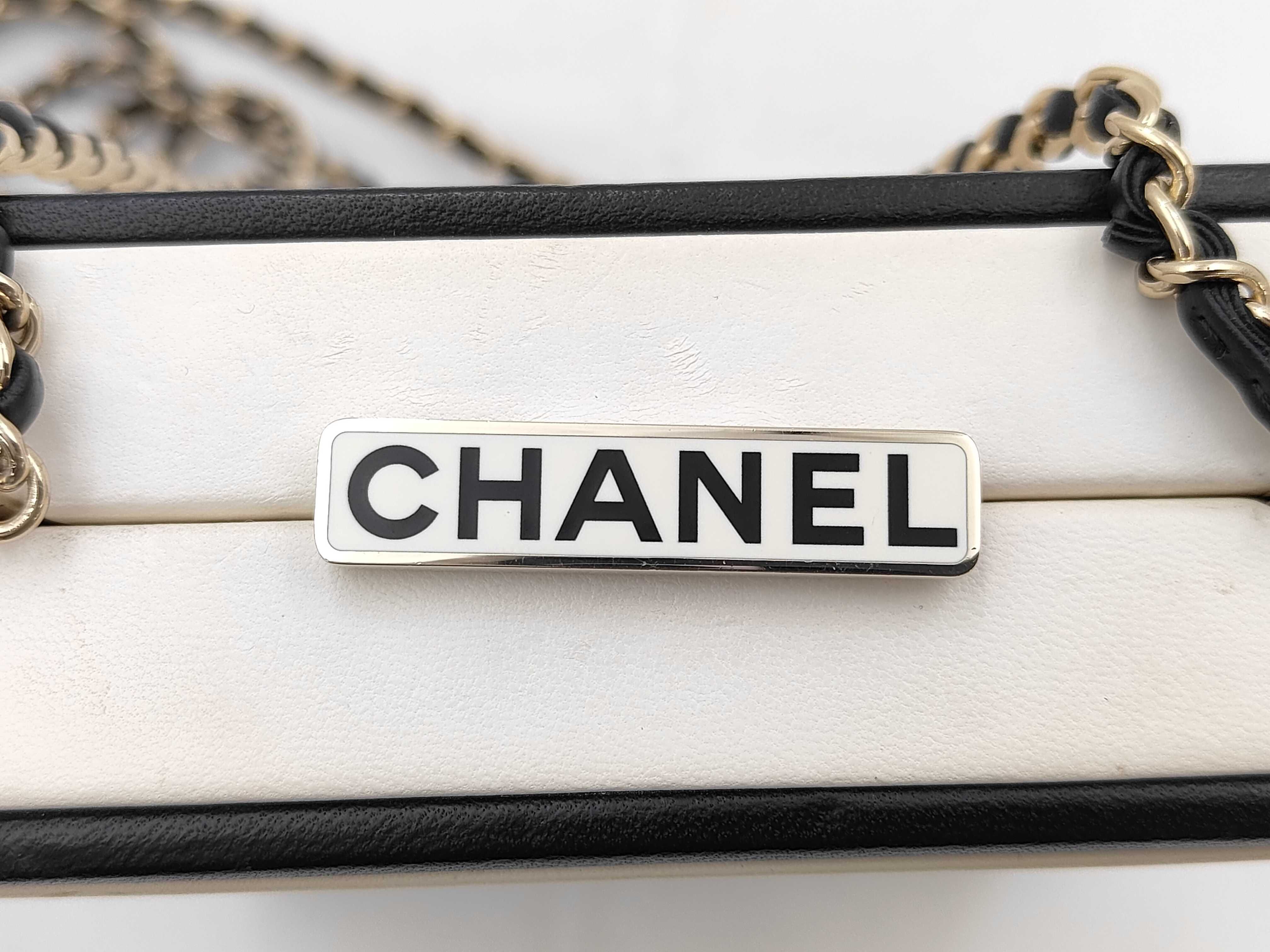 Perfume No. 5 Chain Shoulder Bag (No. 31 series) — view 11