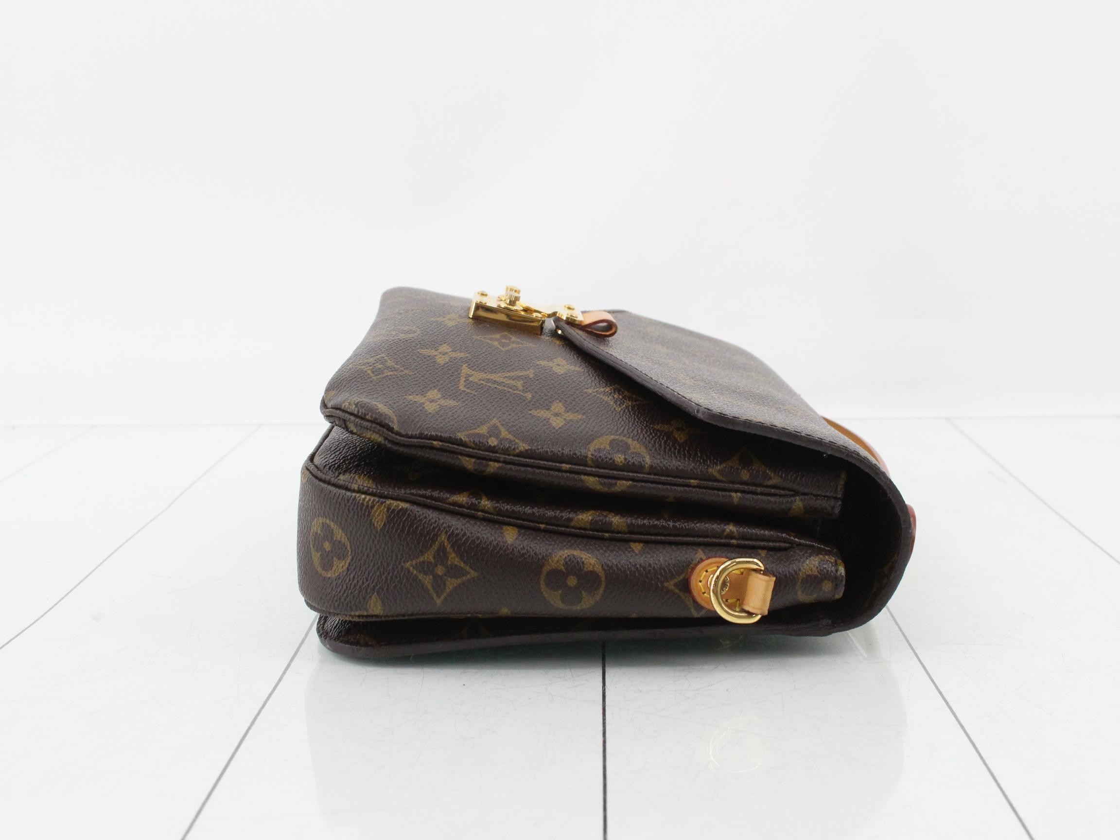 Monogram Pochette Métis 2-Way Handbag — view 3