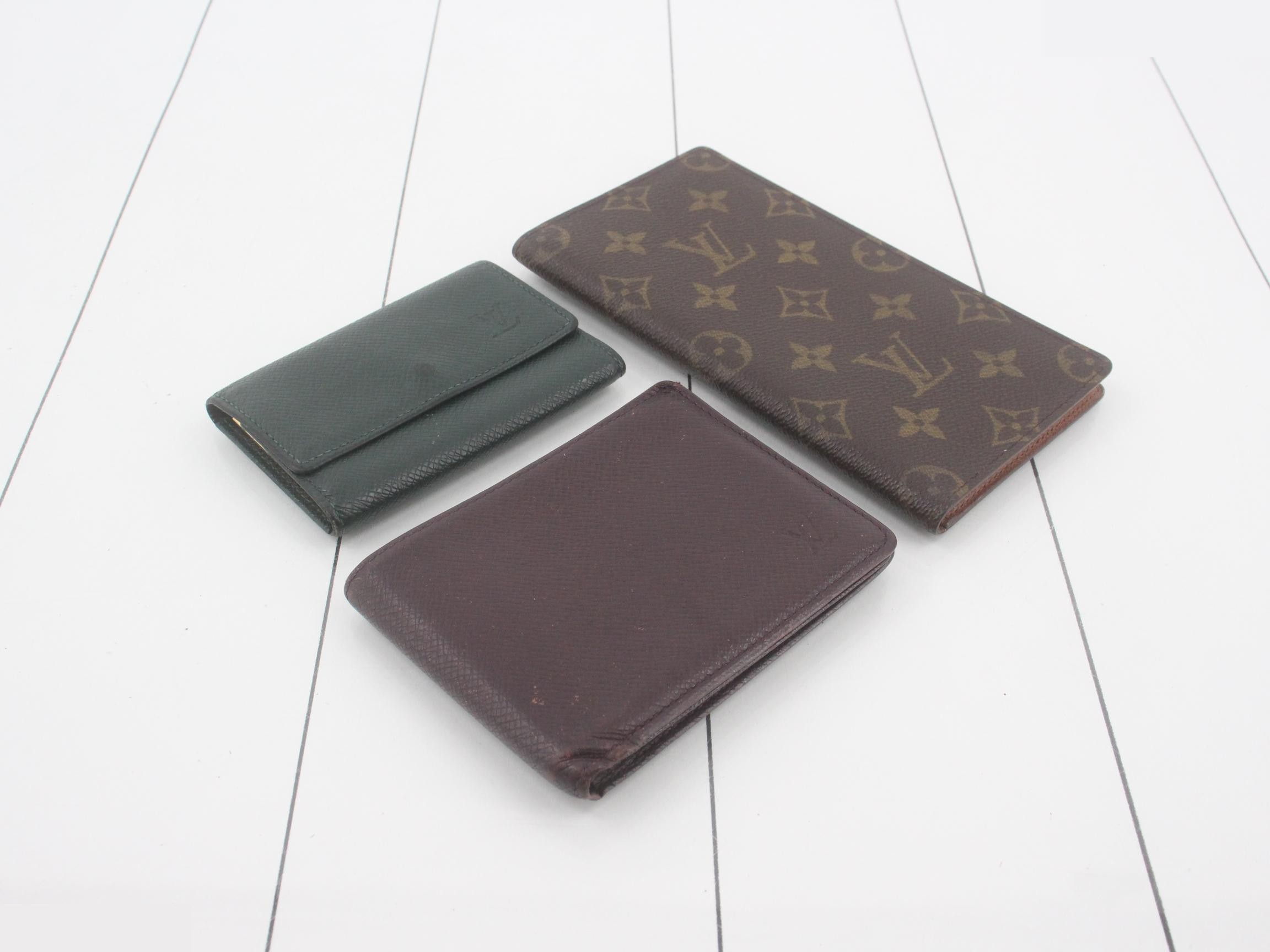 Key case, wallet, and notebook (3 items)
