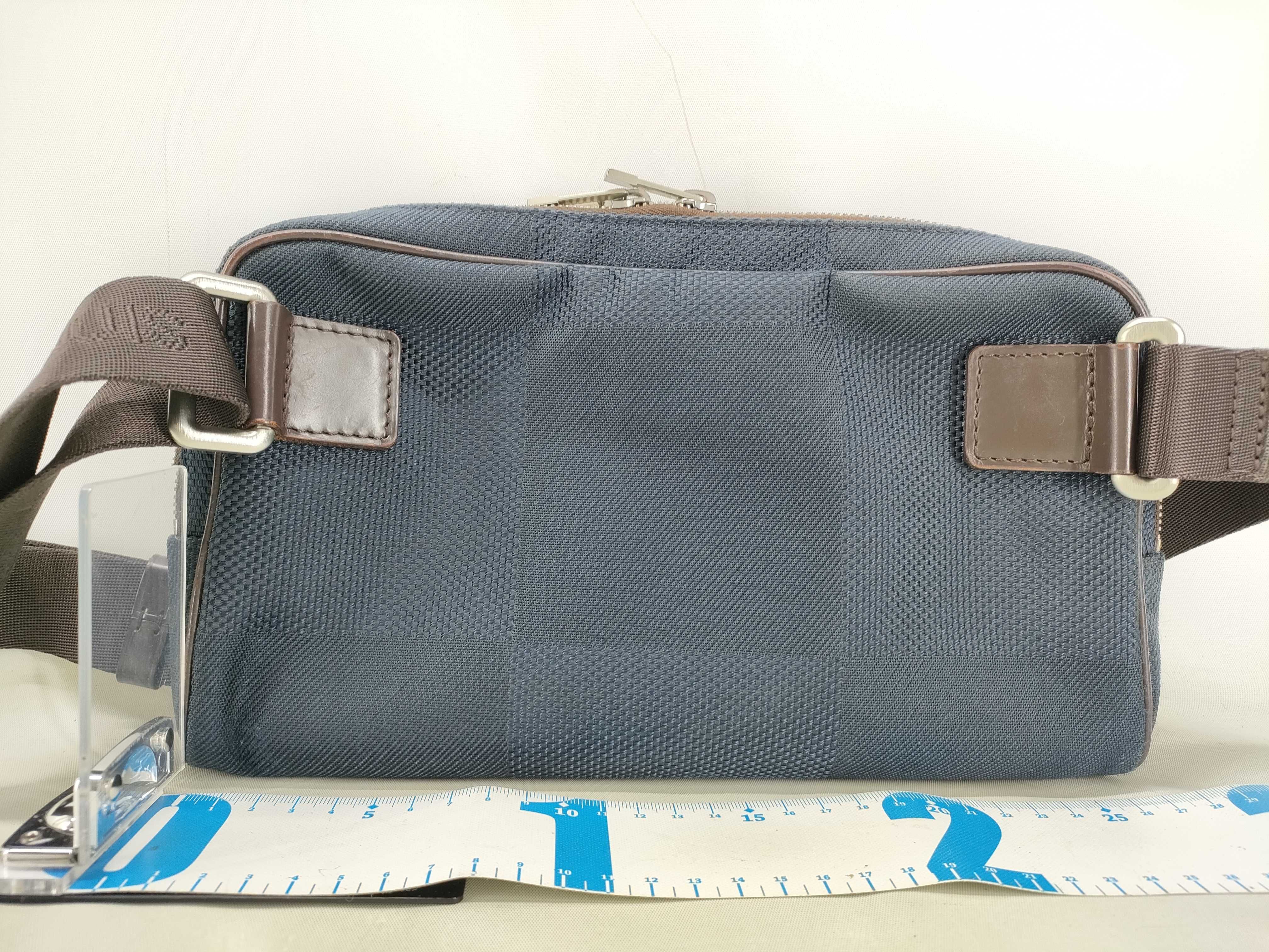 Damier Geant Acrobat Body Bag M93620 Damier Geant Canvas Navy Shoulder Bag — view 2