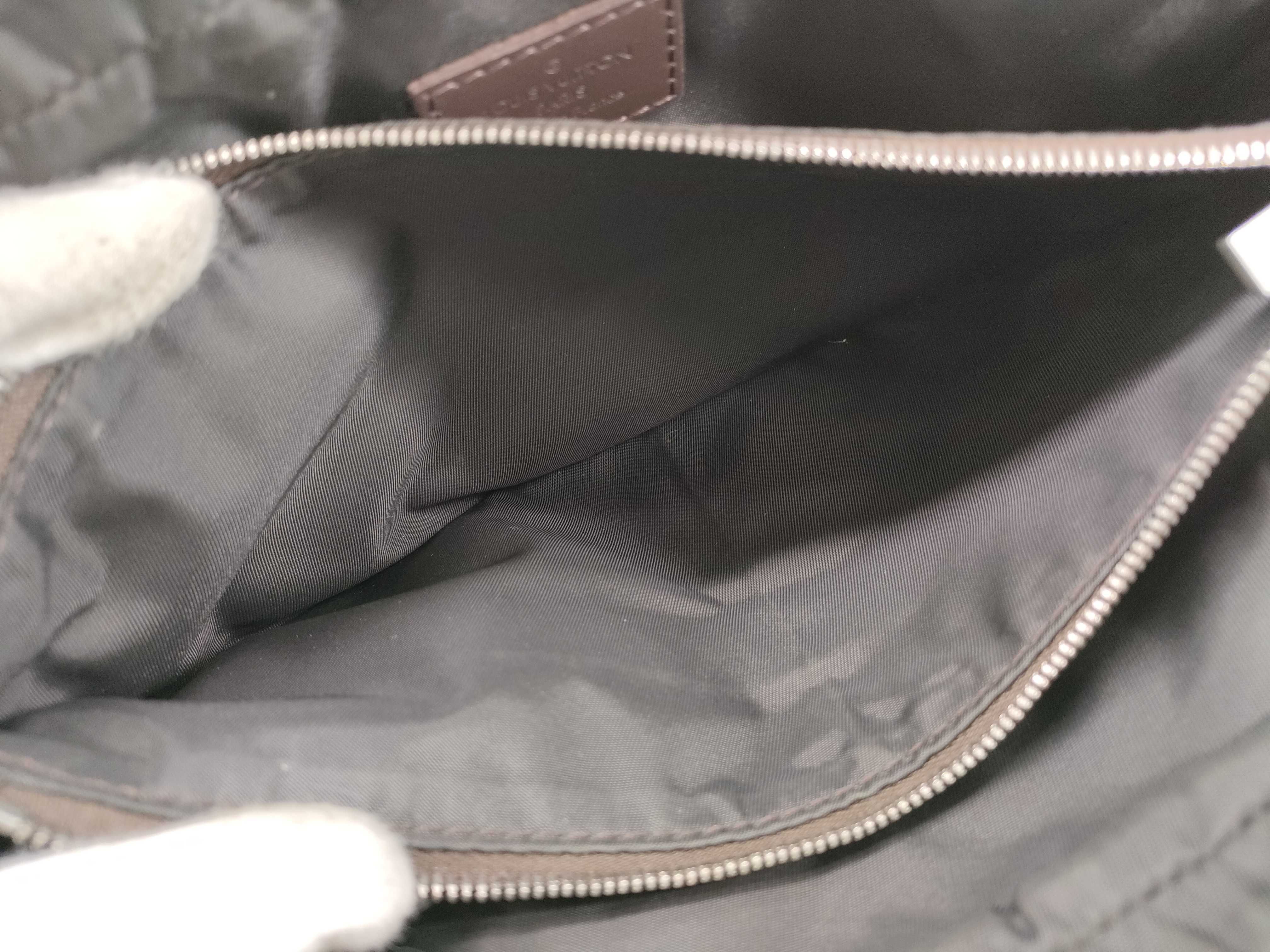 Damier Geant Acrobat Body Bag M93620 Damier Geant Canvas Navy Shoulder Bag — view 12