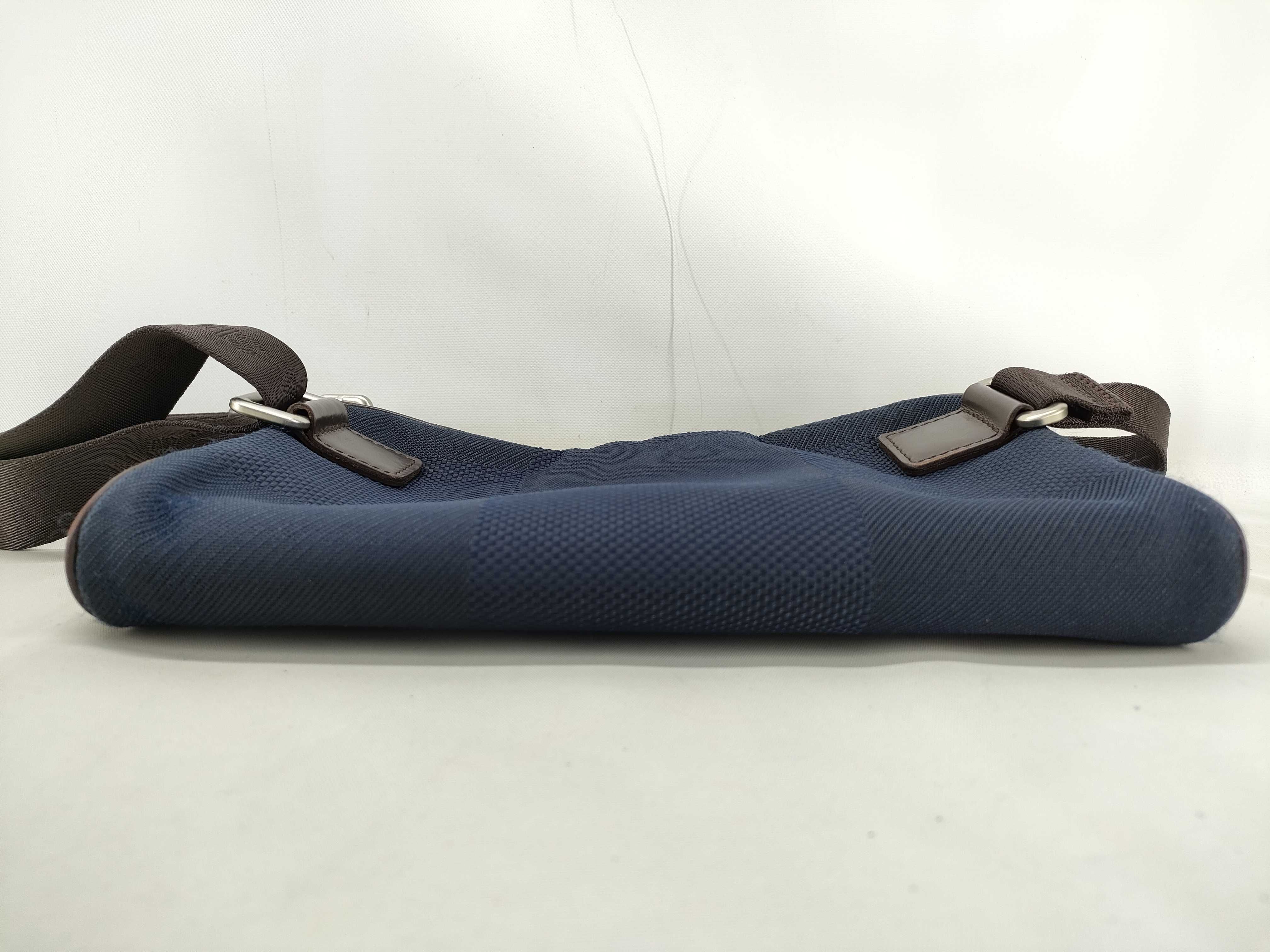 Damier Geant Acrobat Body Bag M93620 Damier Geant Canvas Navy Shoulder Bag — view 3