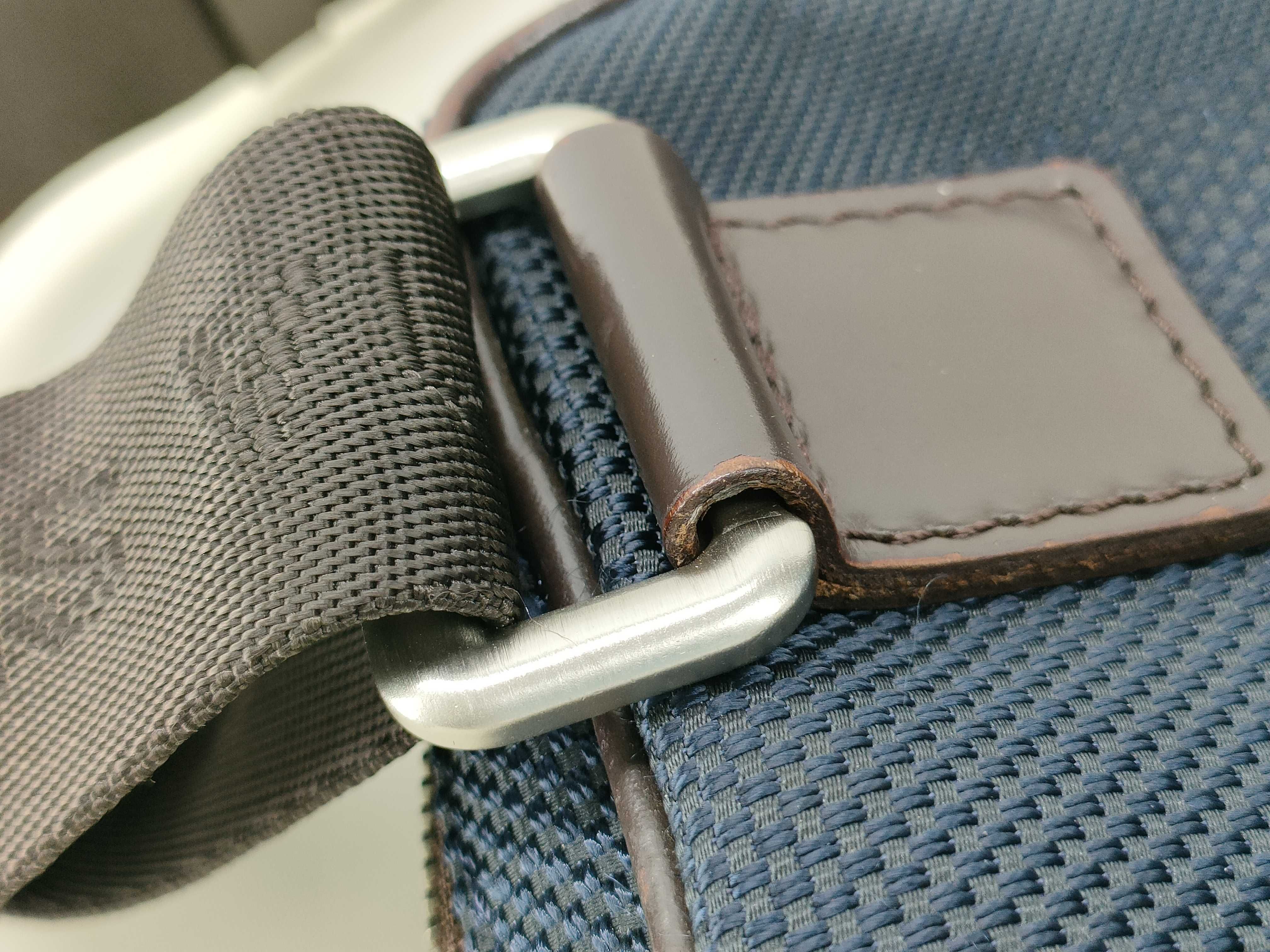 Damier Geant Acrobat Body Bag M93620 Damier Geant Canvas Navy Shoulder Bag — view 6