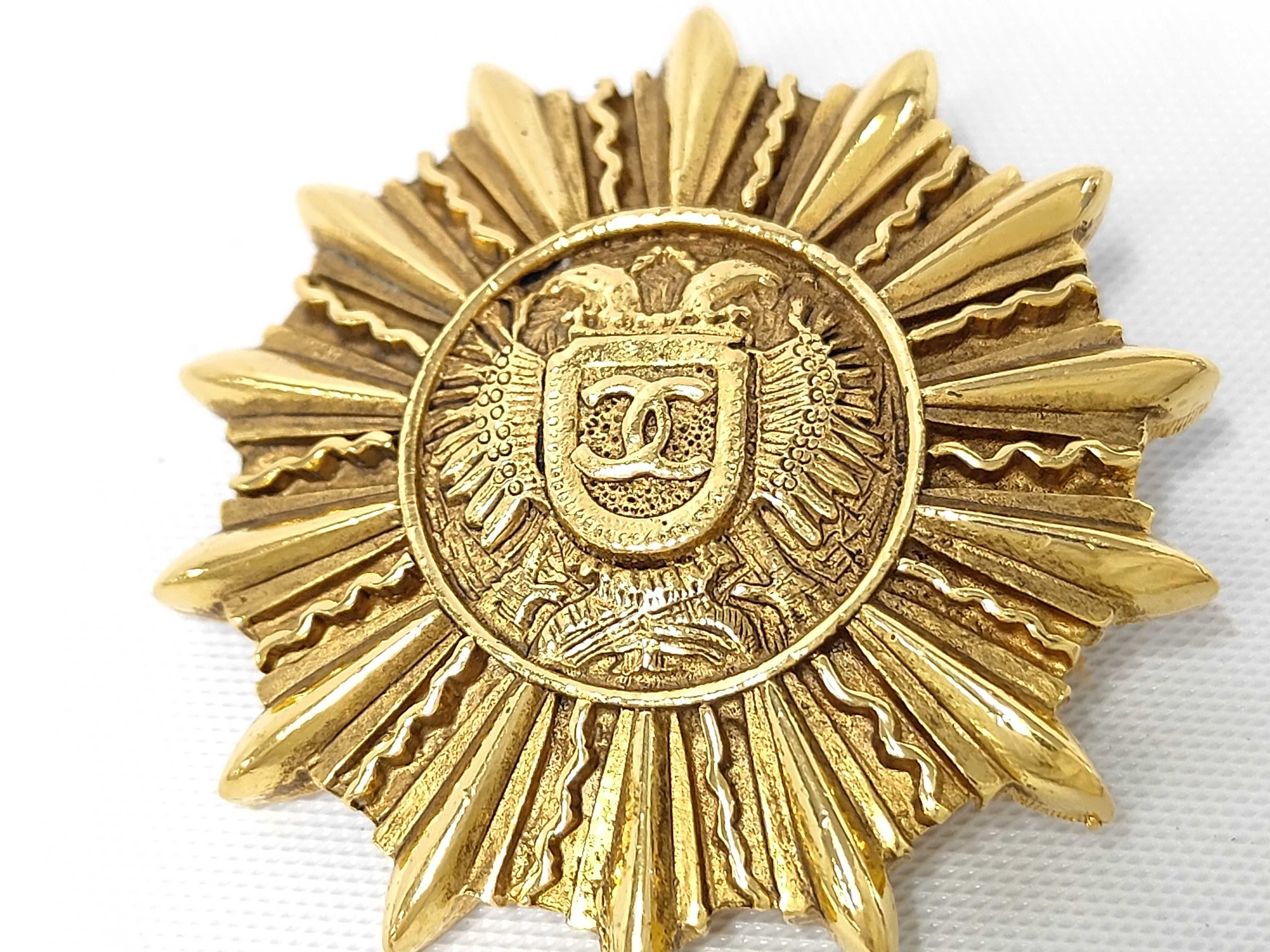 Emblem Coco Mark Brooch, Gold Brooch — view 9