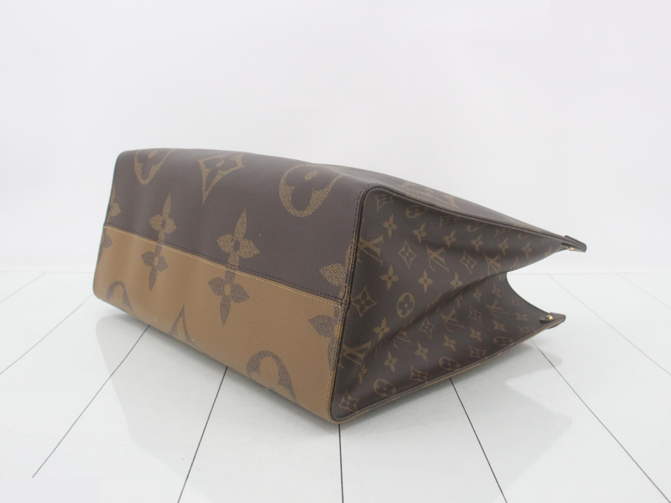 Monogram Giant Reverse OnTheGo GM 2-Way Tote Bag — view 6