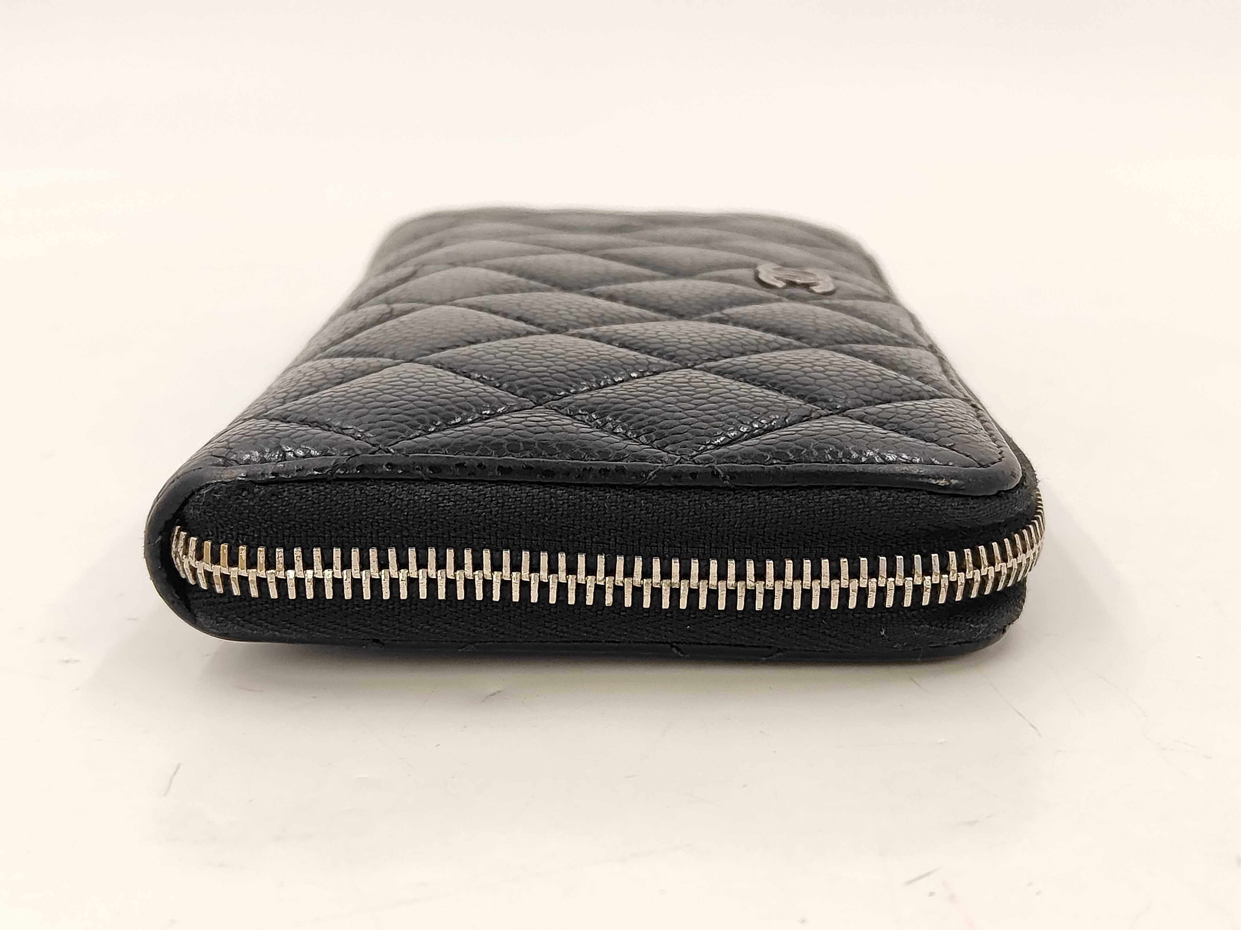 Matelassé Caviar Skin Round Zip Long Wallet Black 21076798 Seal Wallet — view 7