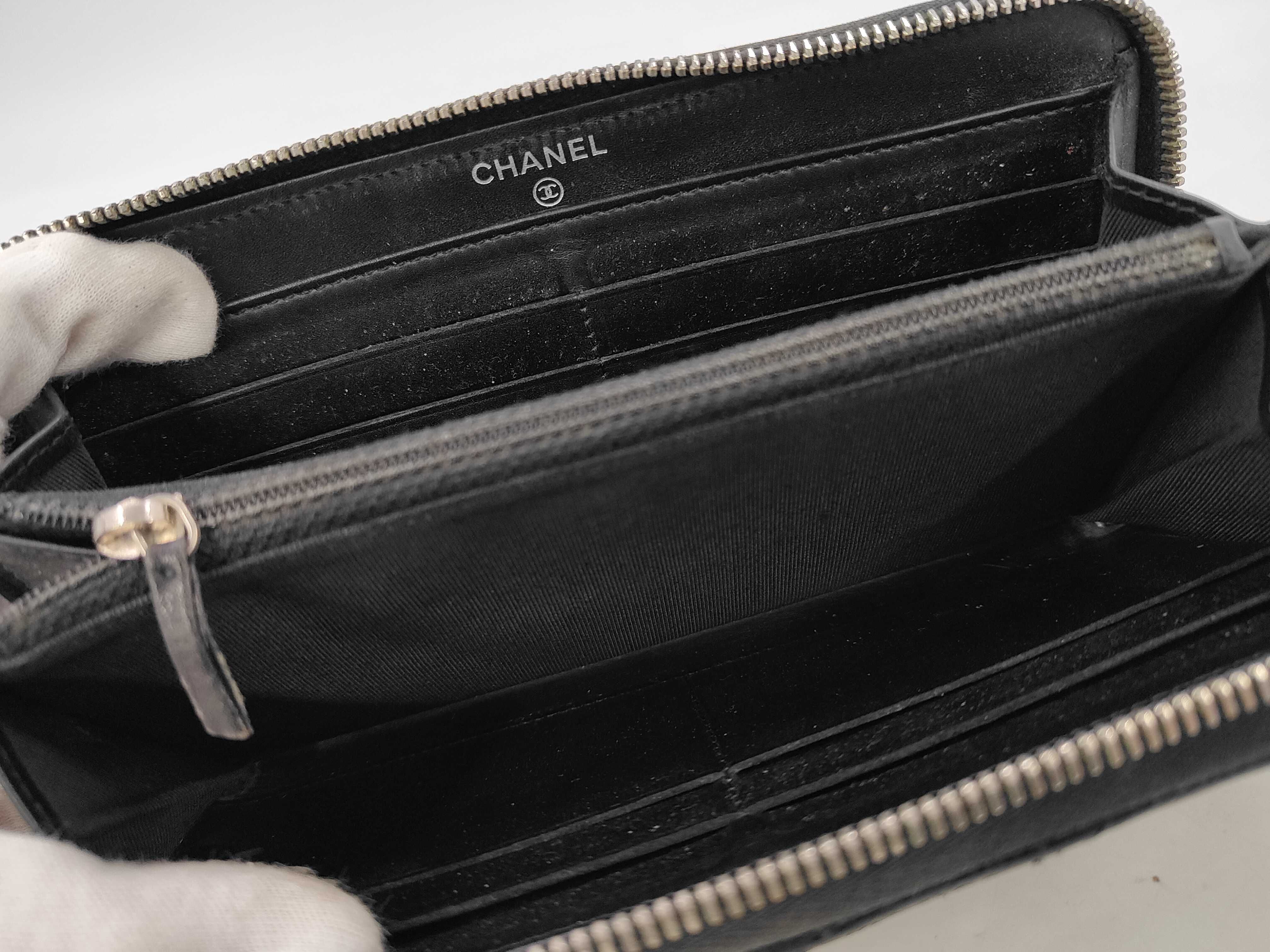 Matelassé Caviar Skin Round Zip Long Wallet Black 21076798 Seal Wallet — view 9