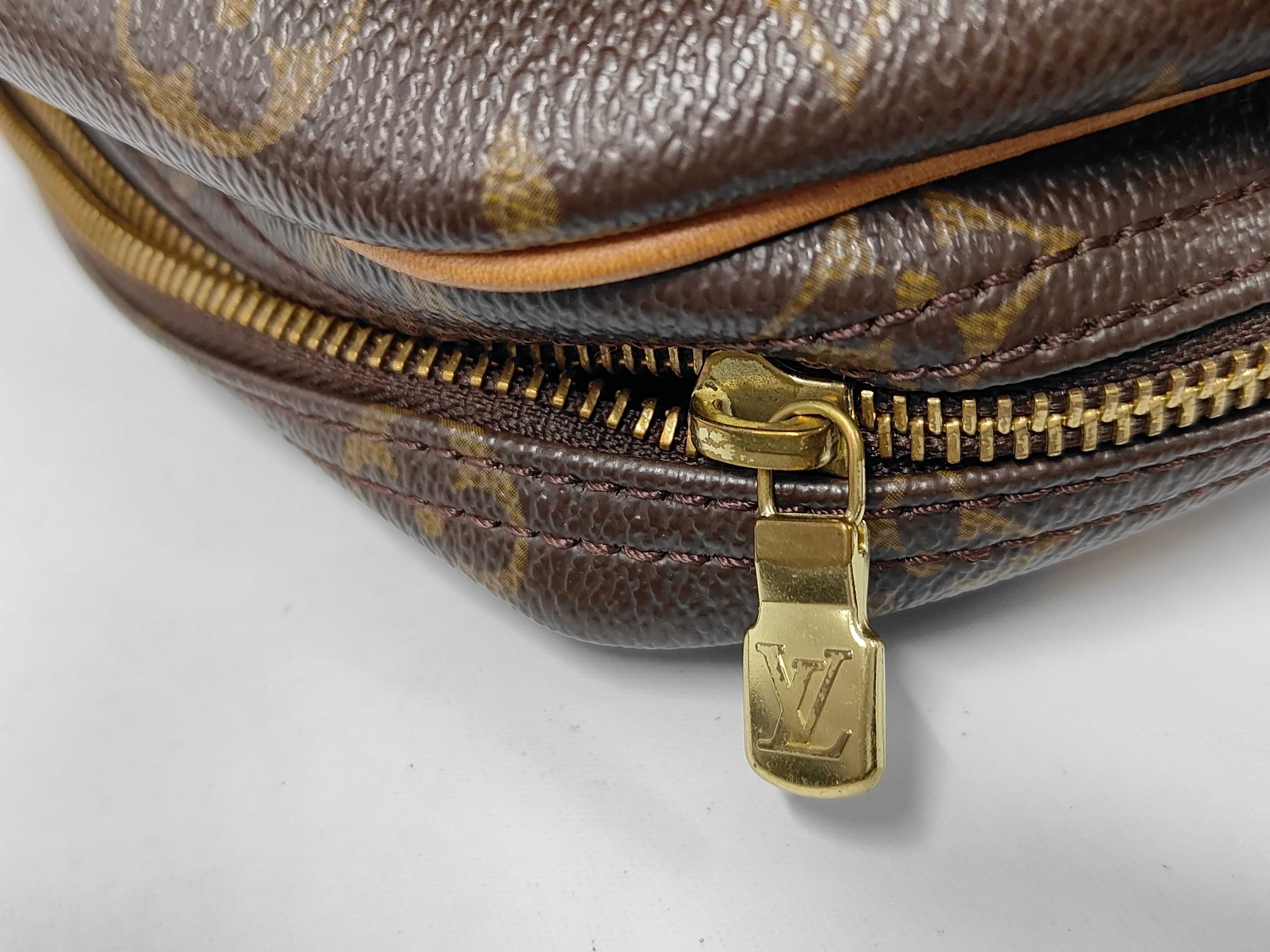 LV Reporter Shoulder Bag — view 8