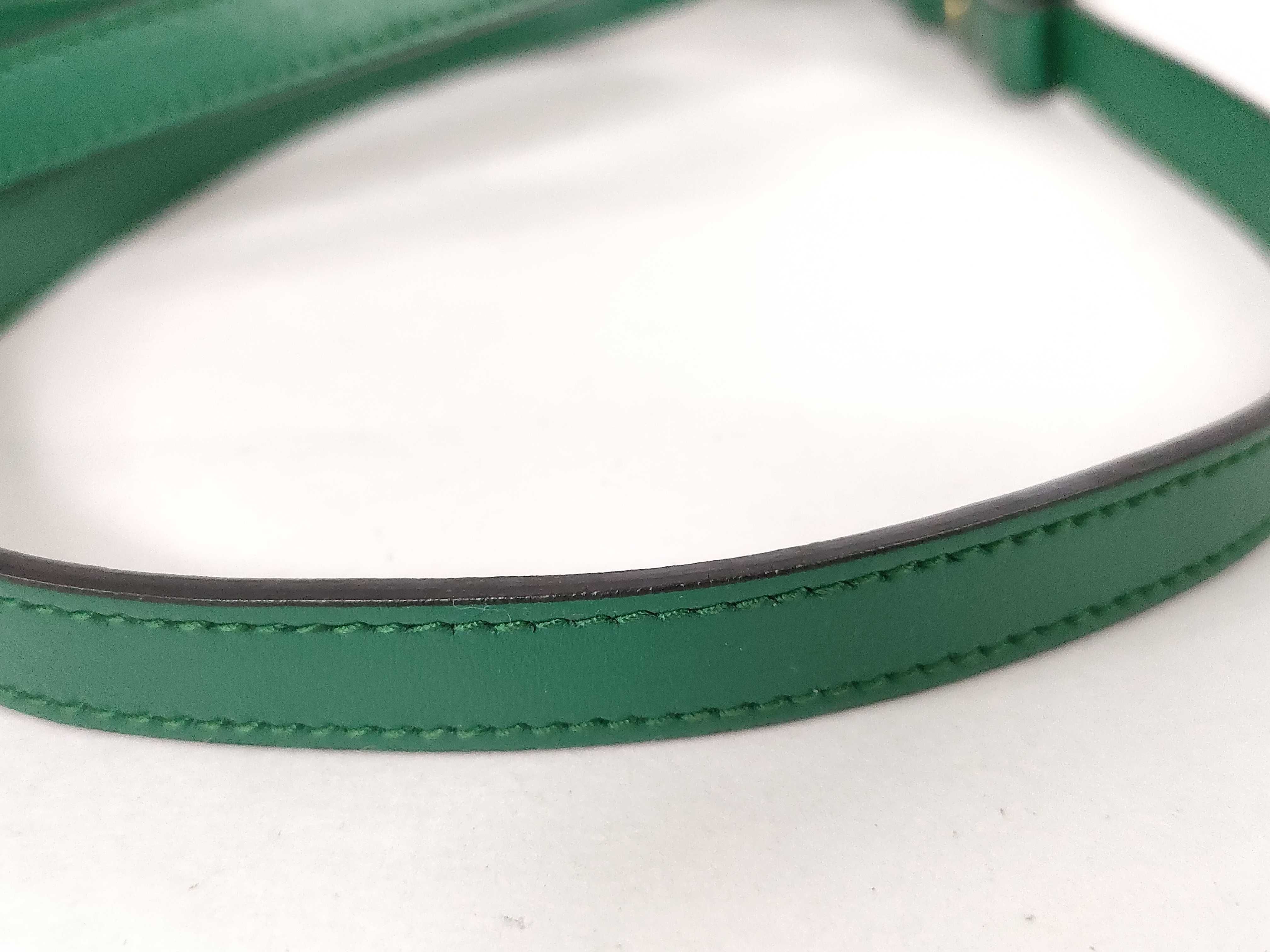 GG Marmont Quilted Camera Bag Shoulder Bag Green Shoulder Bag — view 4