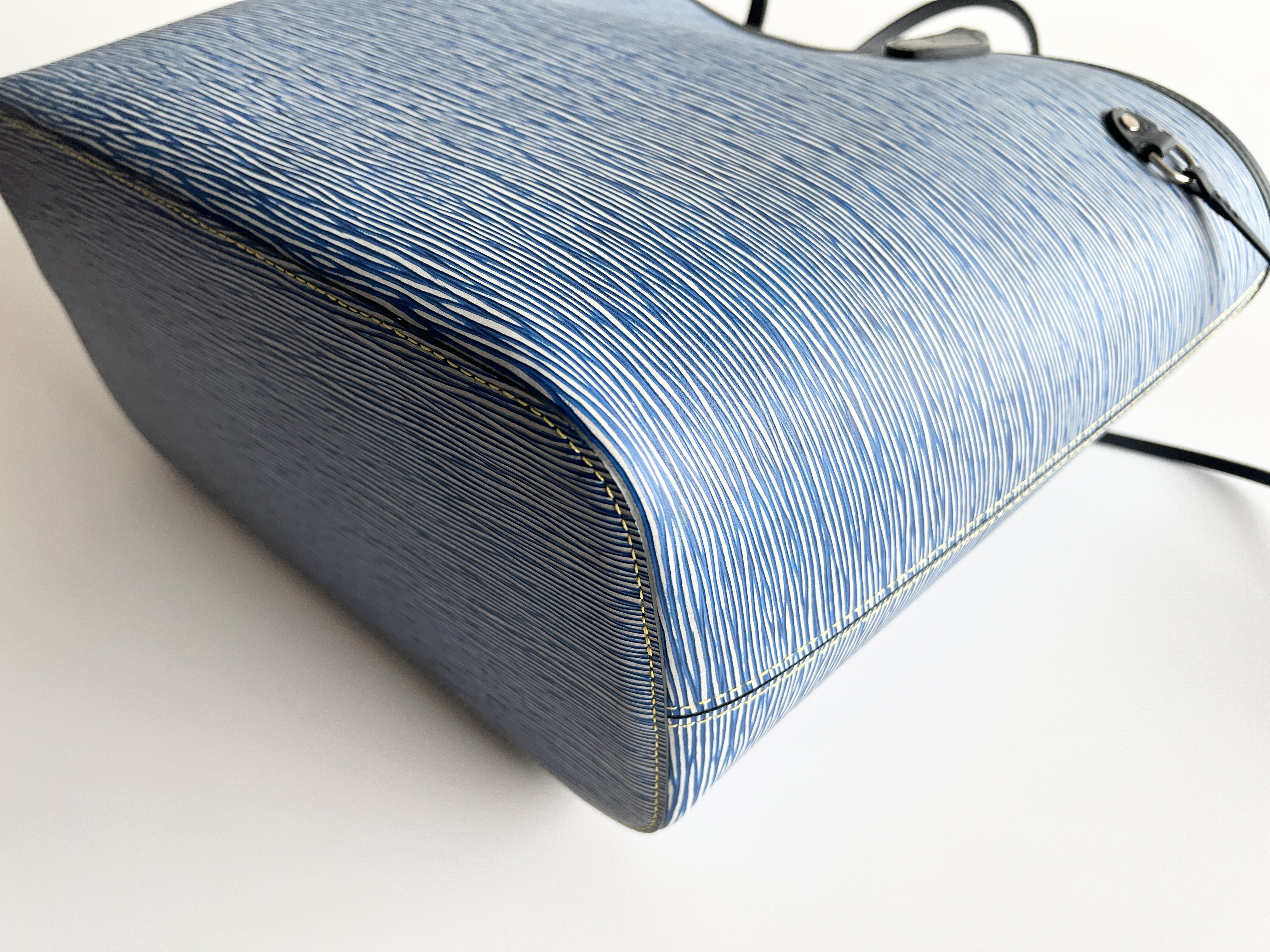 Epi Neverfull MM Leather Denim Blue Shoulder Bag Tote Bag — view 10