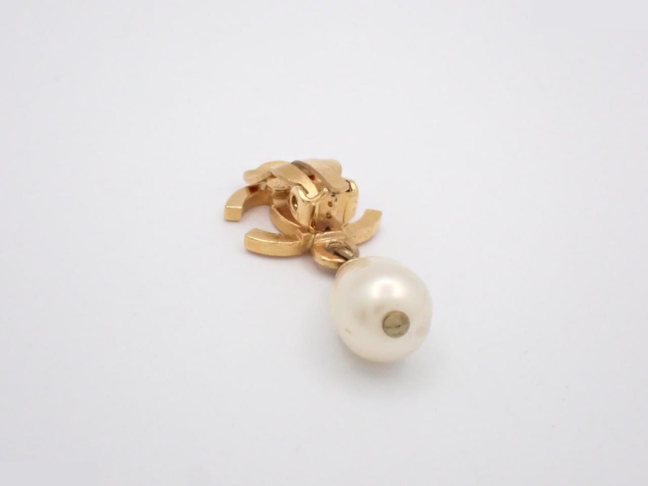 Coco Mark Pearl Drop Single Earring 95A — view 2
