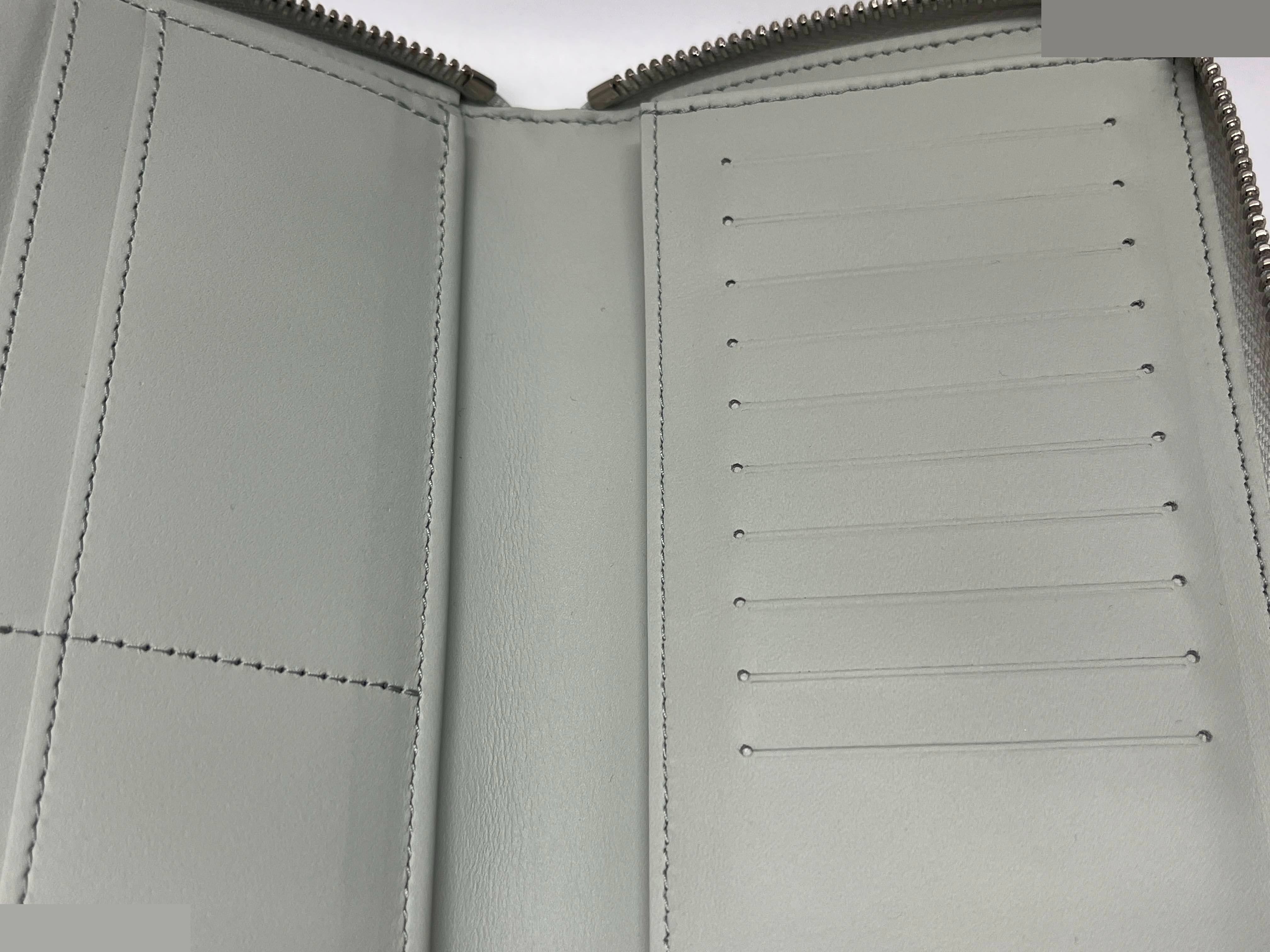 Taurillon leather — view 7