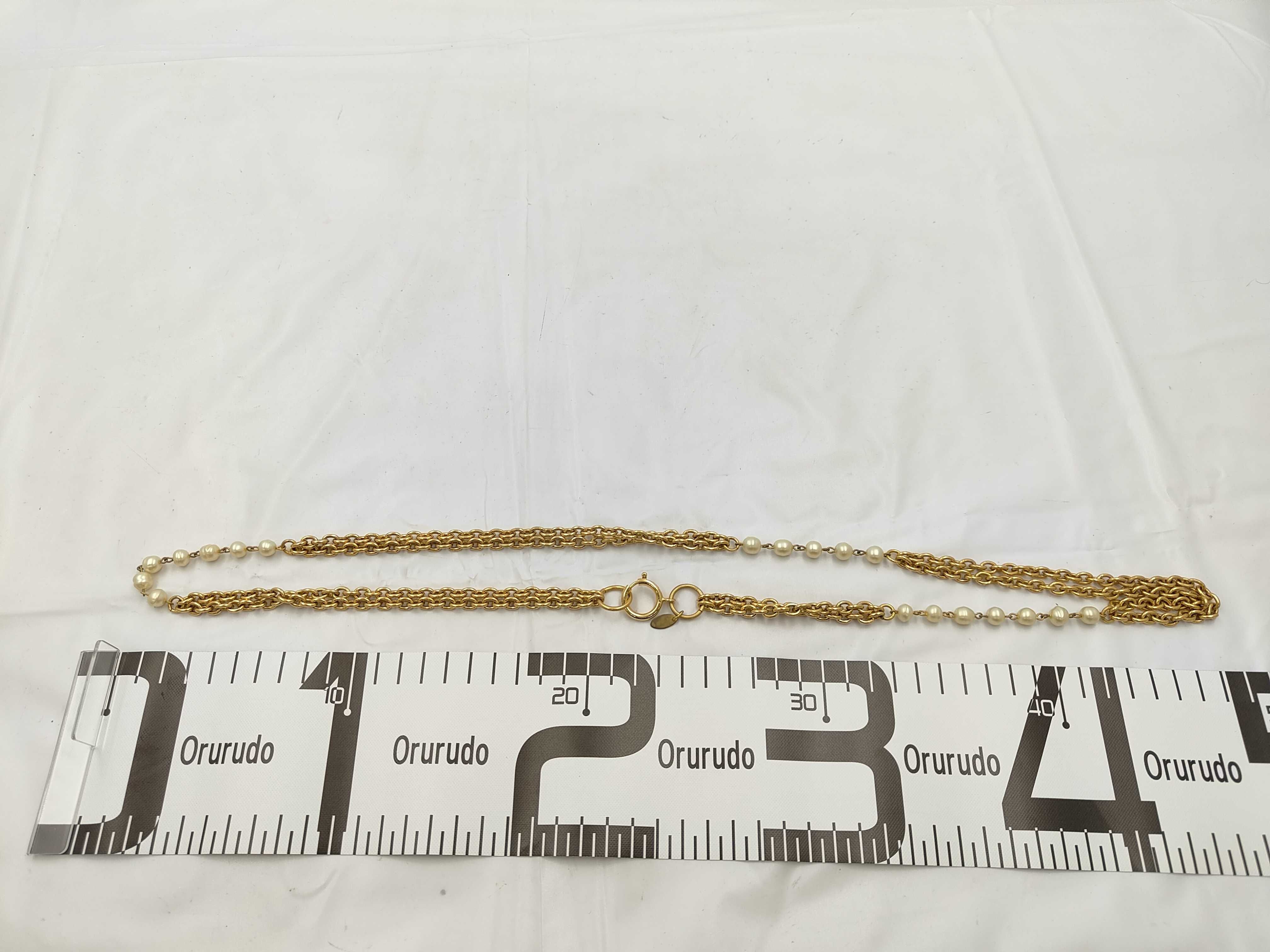 belt with box, gold and pearl, and other accessories. — view 2