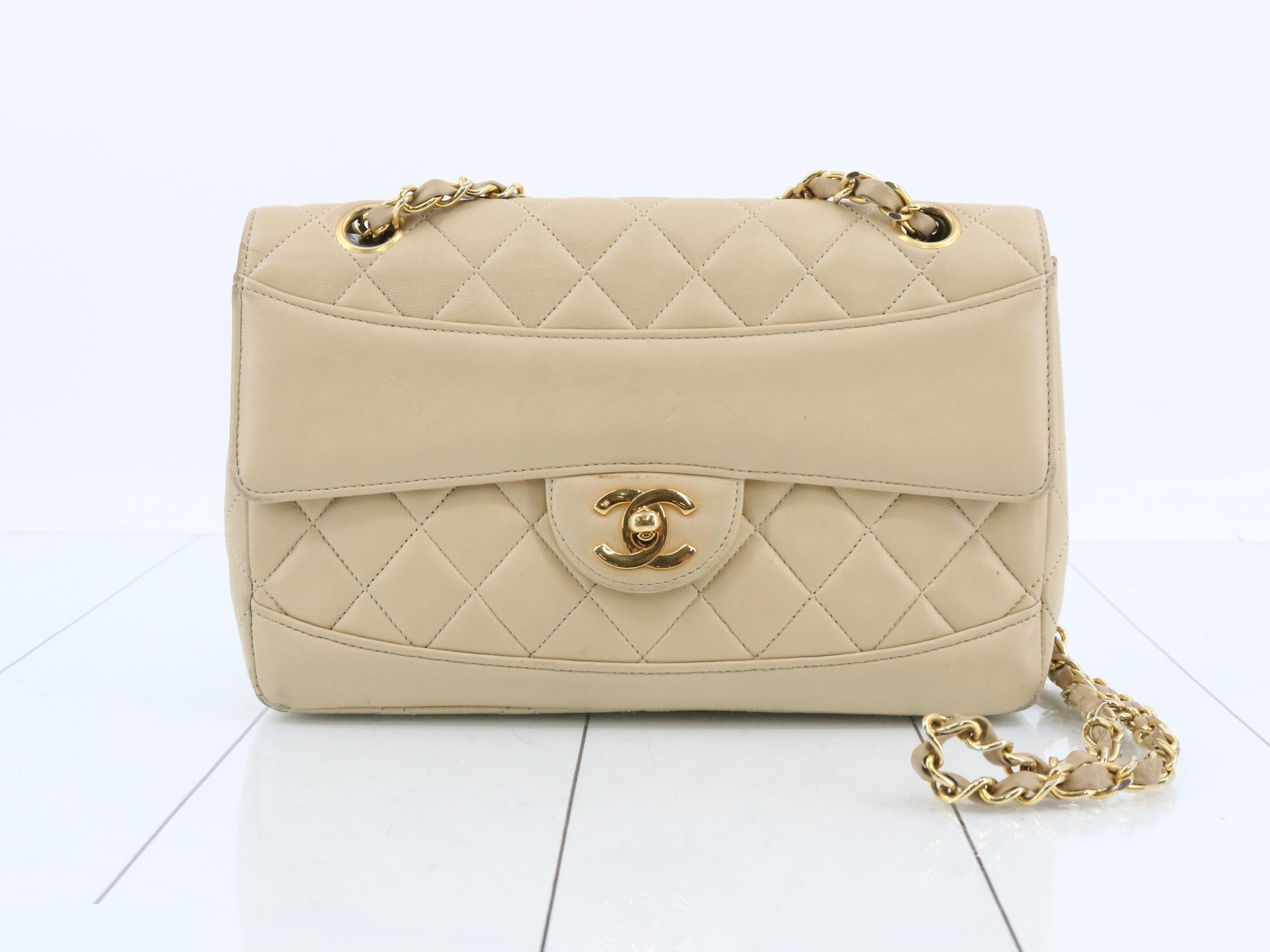Matelassé Double Chain Shoulder Bag, Unit 1