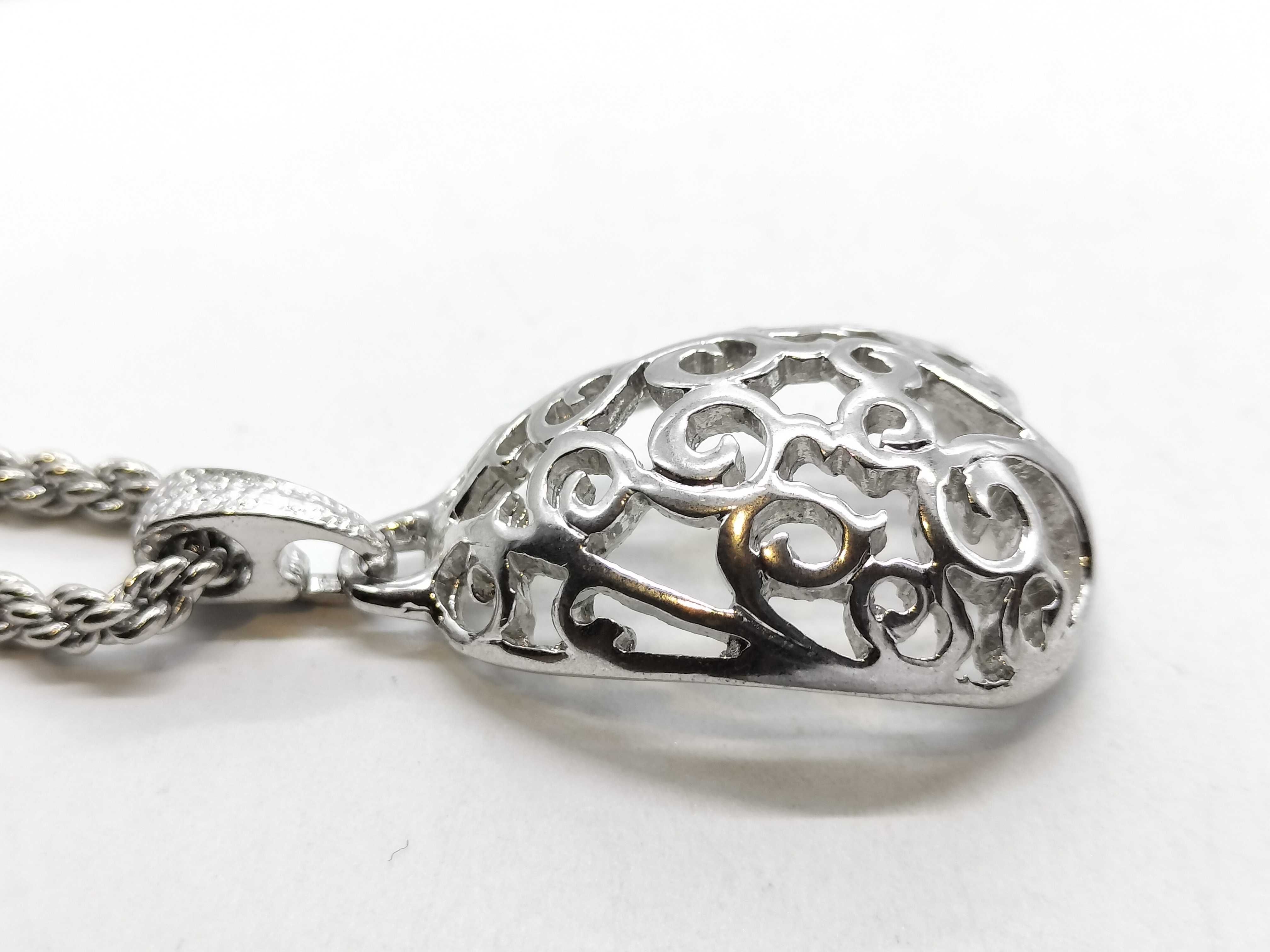 Necklace — view 3